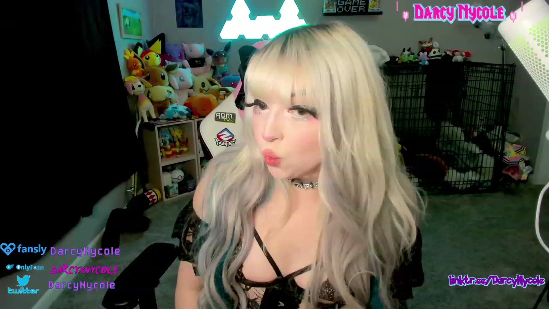 Gallery image thumbnail from DarcyNycole's myfreecams stream on, 09/26/2023, 05:07 image 7 of 20