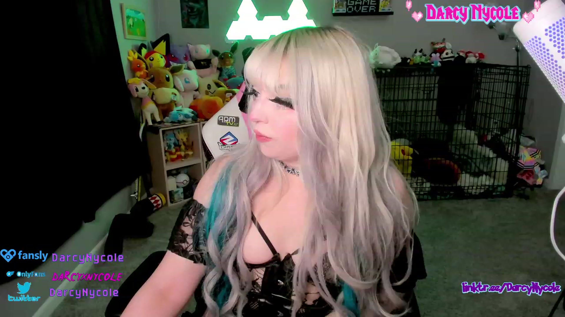Gallery image thumbnail from DarcyNycole's myfreecams stream on, 09/26/2023, 05:07 image 8 of 20