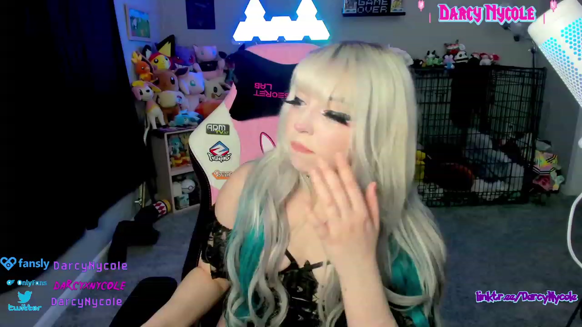 Gallery image thumbnail from DarcyNycole's myfreecams stream on, 09/26/2023, 05:07 image 6 of 20