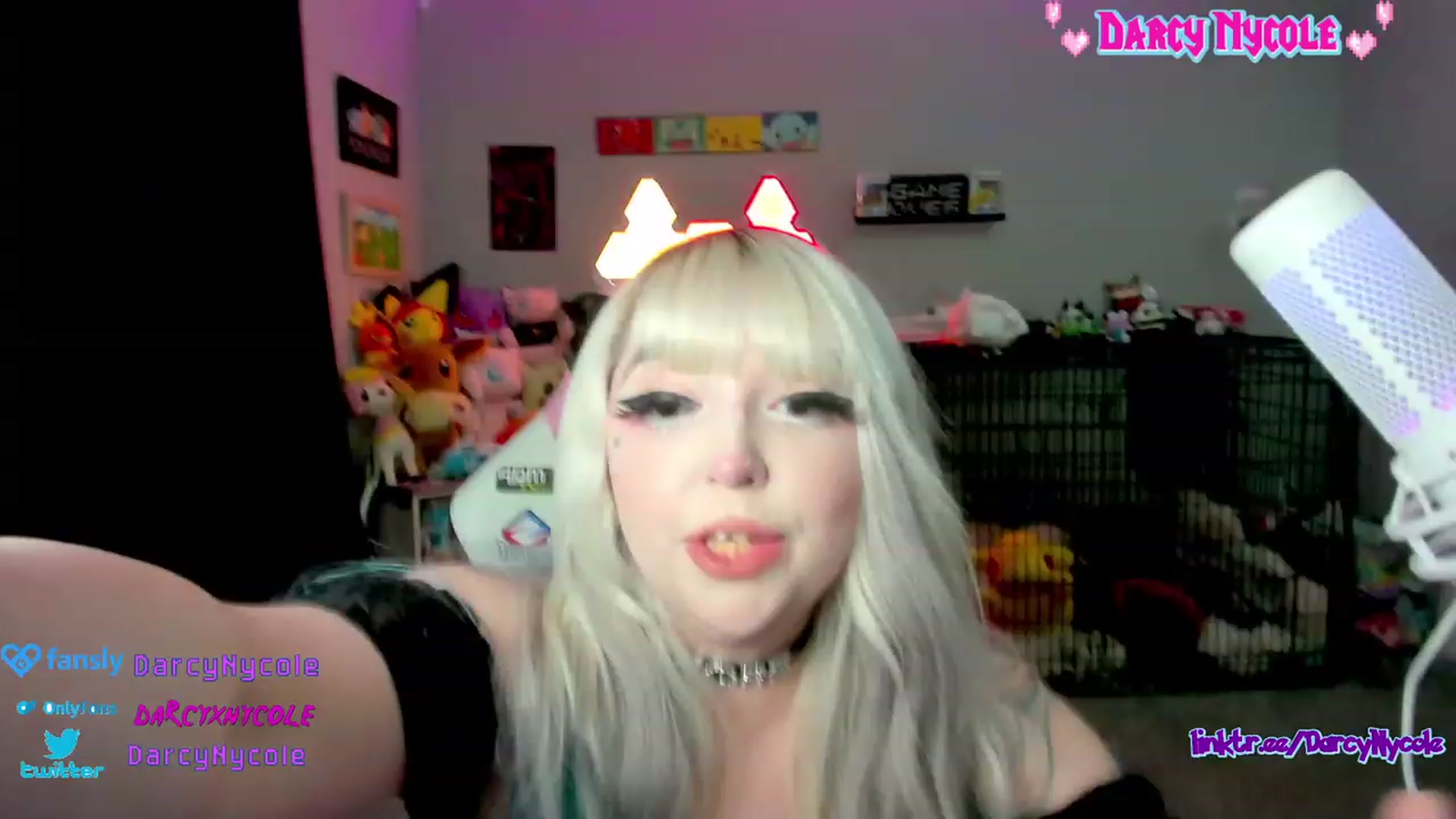 Gallery image thumbnail from DarcyNycole's myfreecams stream on, 09/26/2023, 05:07 image 3 of 20