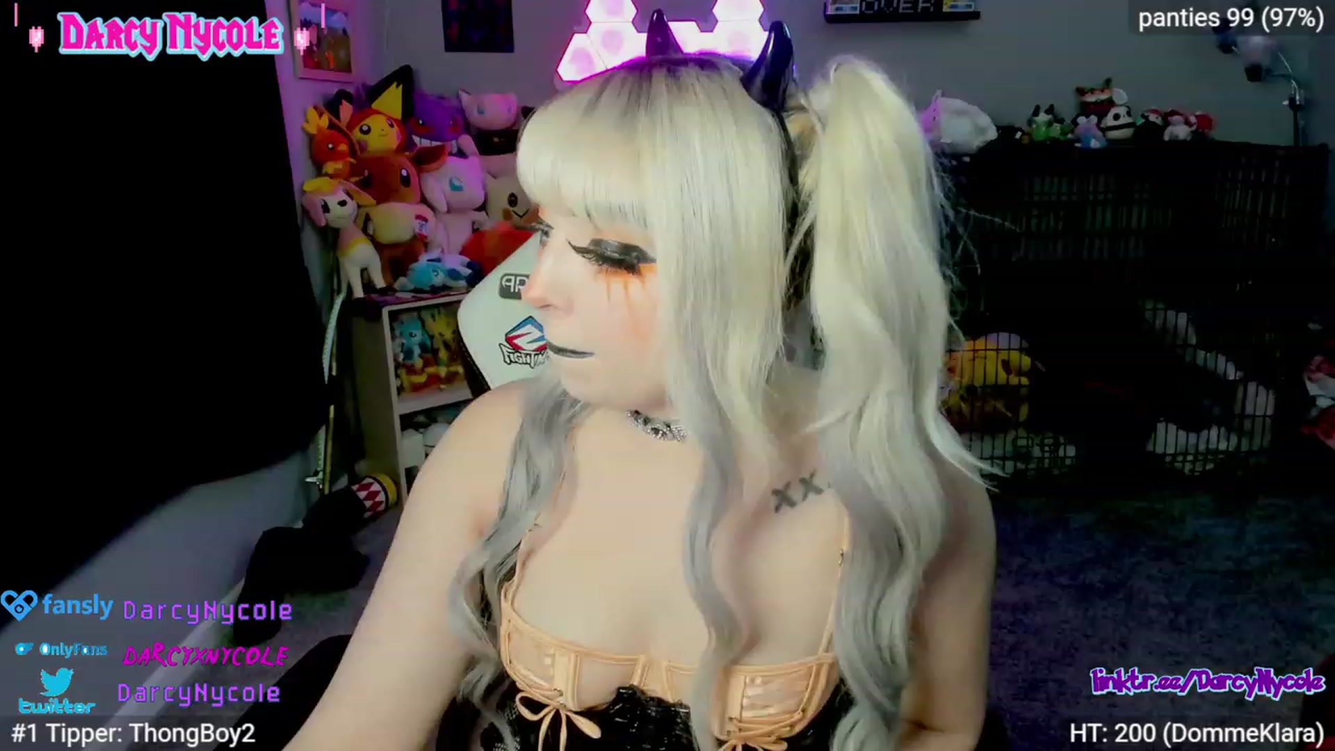 Gallery image thumbnail from DarcyNycole's myfreecams stream on, 09/30/2023, 07:23 image 2 of 20
