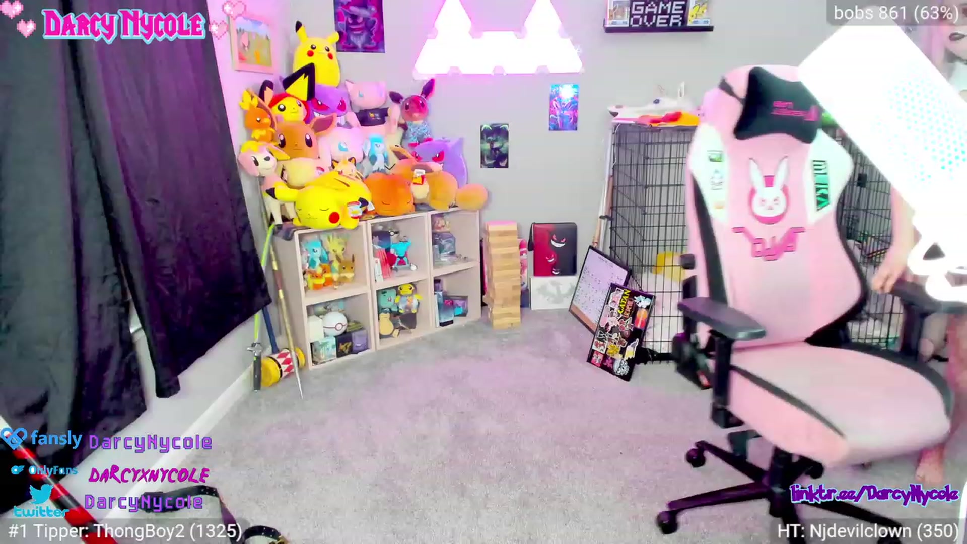 Gallery image thumbnail from DarcyNycole's myfreecams stream on, 10/16/2023, 06:50 image 18 of 20