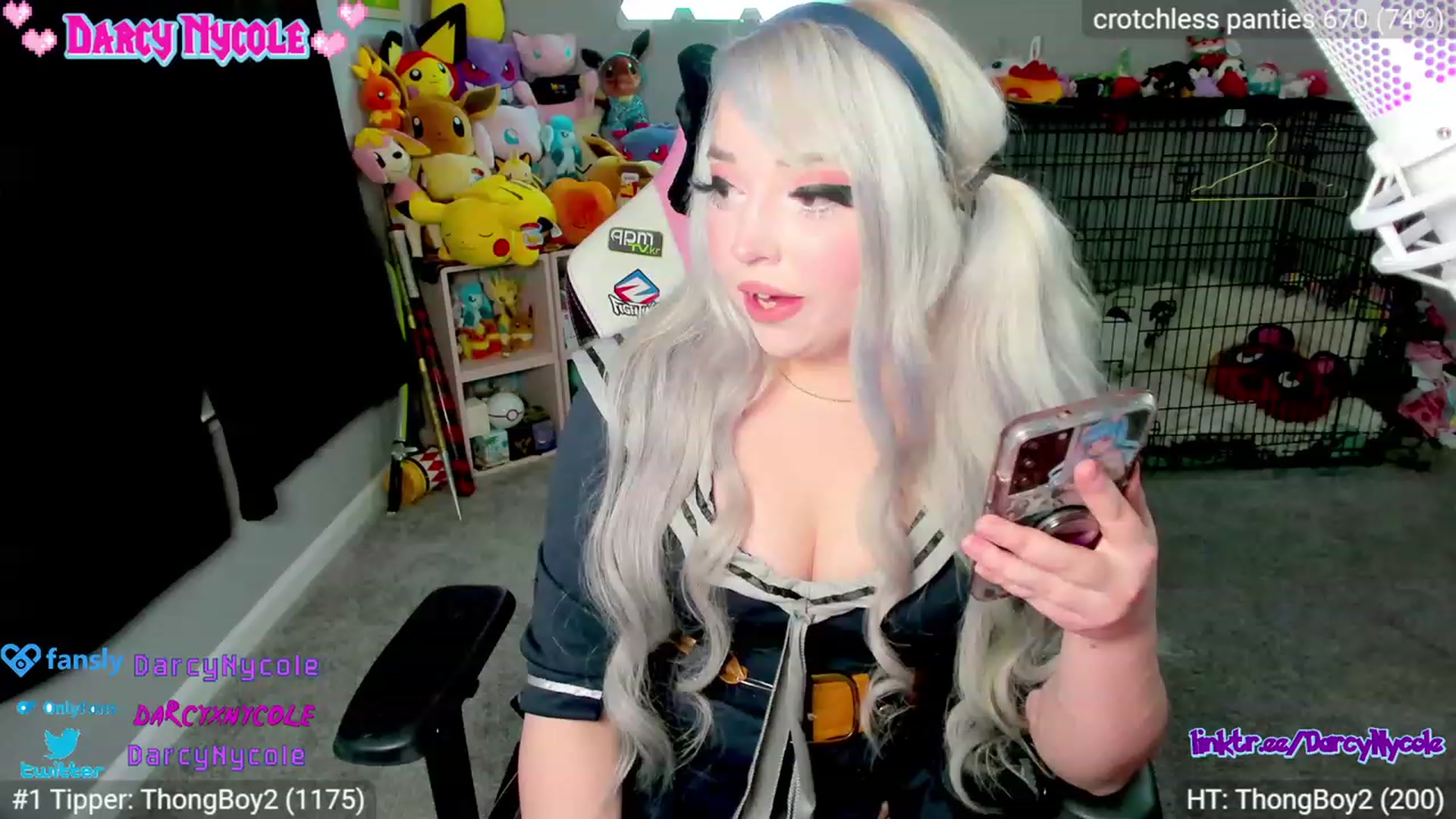 Gallery image thumbnail from DarcyNycole's myfreecams stream on, 10/17/2023, 08:47 image 11 of 20
