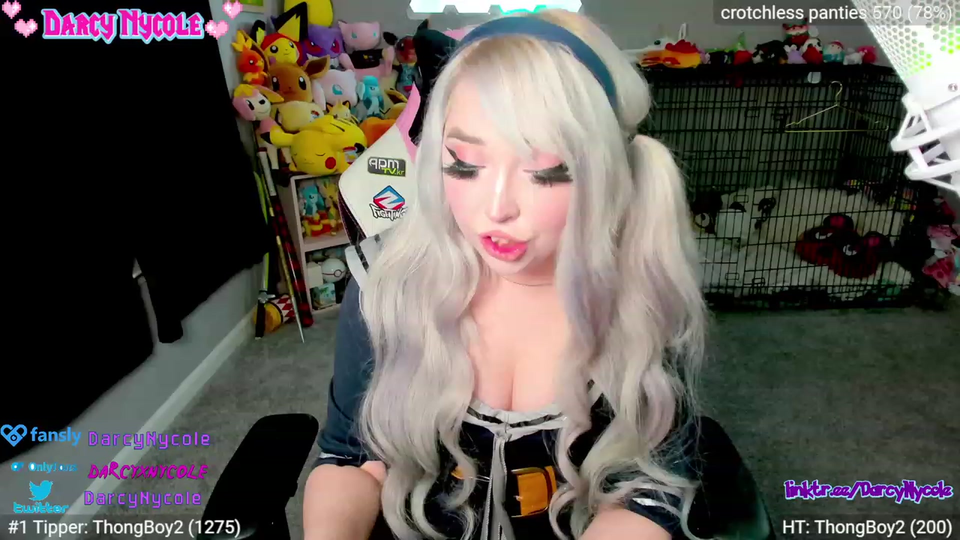 Gallery image thumbnail from DarcyNycole's myfreecams stream on, 10/17/2023, 08:47 image 13 of 20