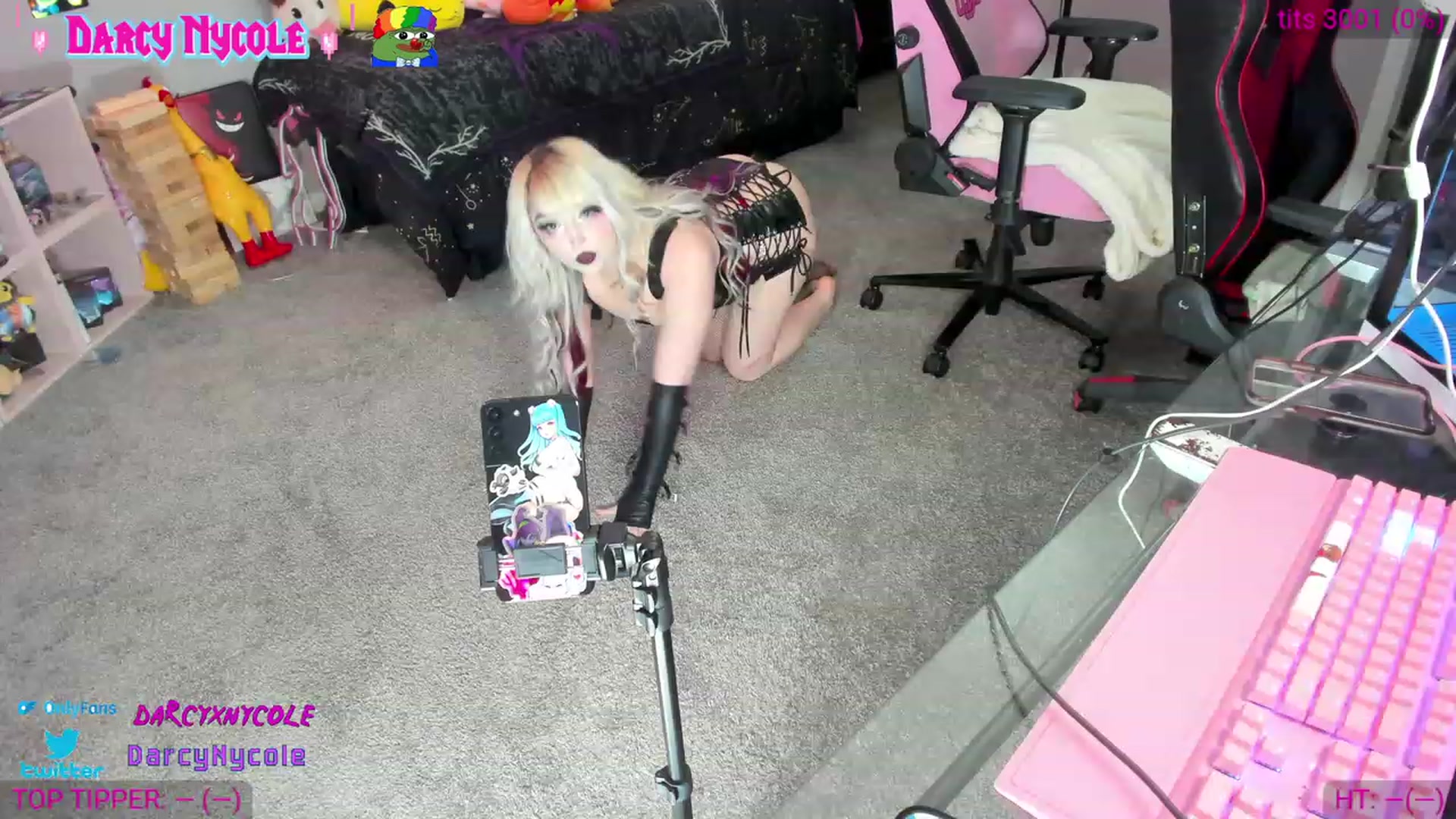 Gallery image thumbnail from DarcyNycole's myfreecams stream on, 11/22/2023, 09:39 image 3 of 20