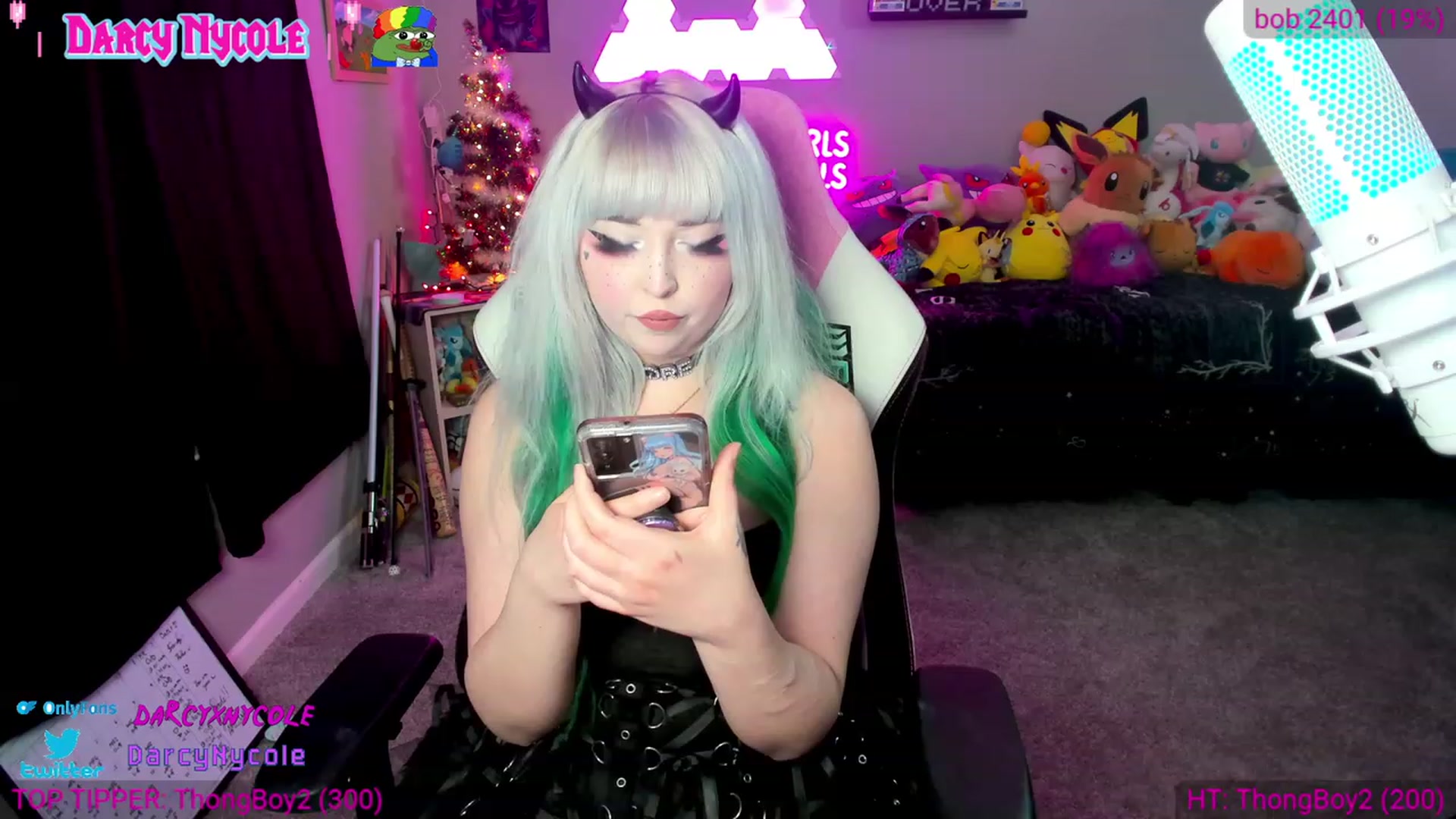 Gallery image thumbnail from DarcyNycole's myfreecams stream on, 12/17/2023, 08:59 image 16 of 20