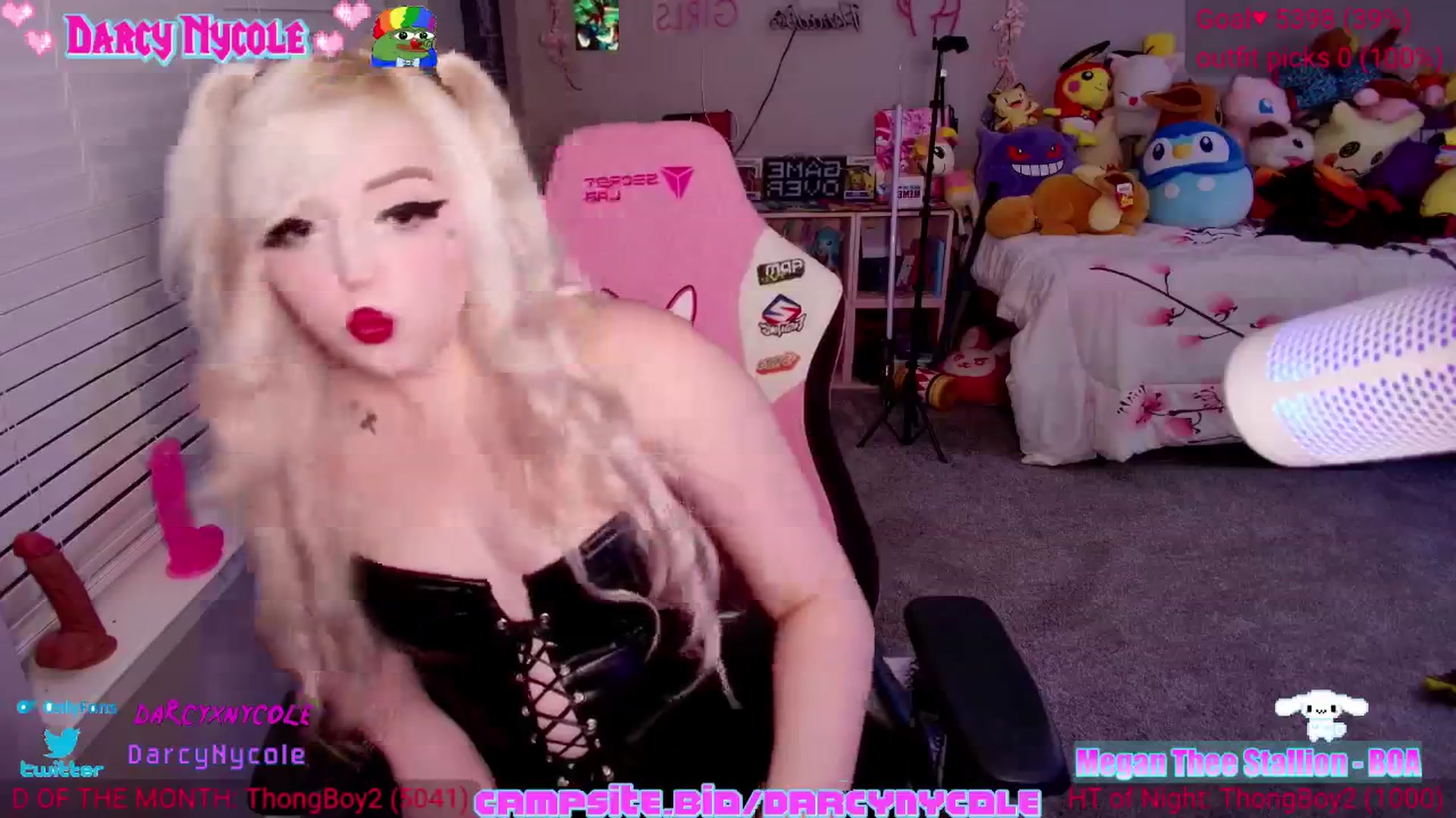 Gallery image thumbnail from DarcyNycole's myfreecams stream on, 05/19/2024, 04:04 image 15 of 20