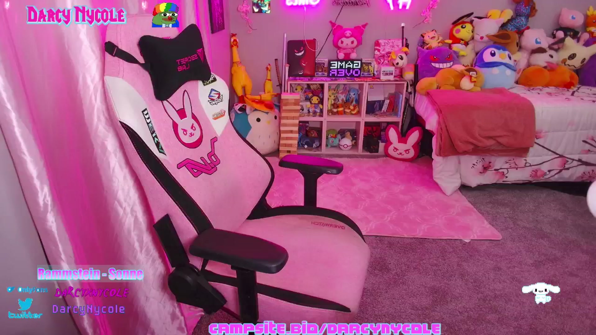 Gallery image thumbnail from DarcyNycole's myfreecams stream on, 06/03/2024, 07:56 image 6 of 20