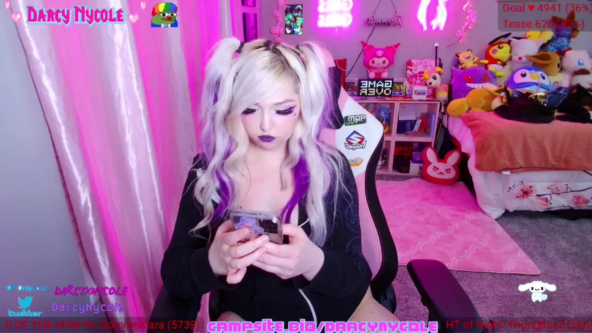 Gallery image thumbnail from DarcyNycole's myfreecams stream on, 06/15/2024, 08:05 image 18 of 20