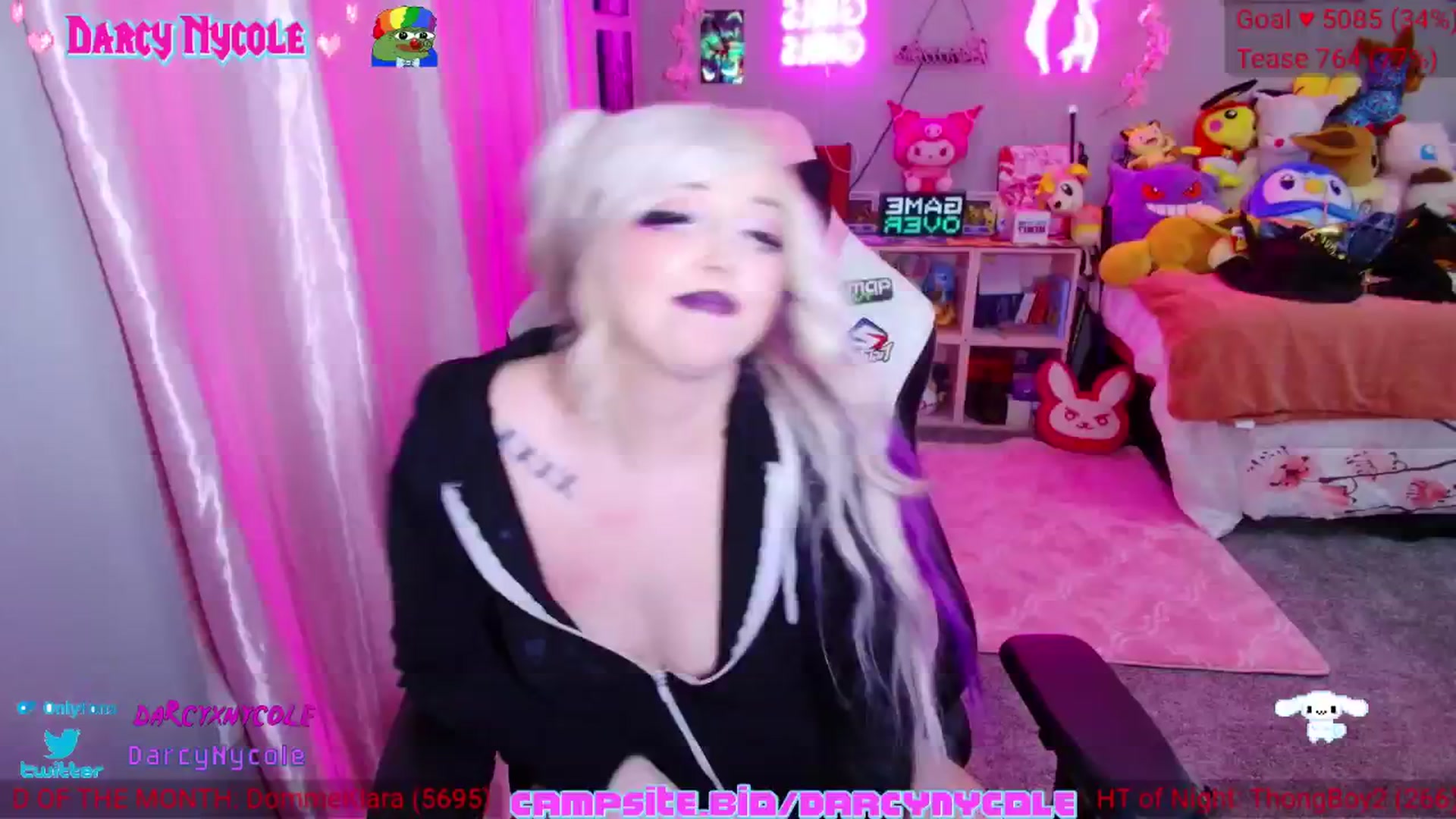 Gallery image thumbnail from DarcyNycole's myfreecams stream on, 06/15/2024, 08:05 image 14 of 20
