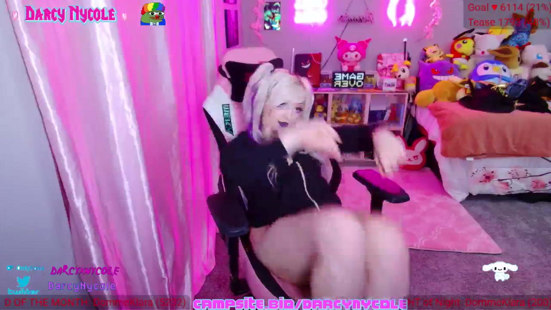 Gallery image thumbnail from DarcyNycole's myfreecams stream on, 06/15/2024, 08:05 image 4 of 20