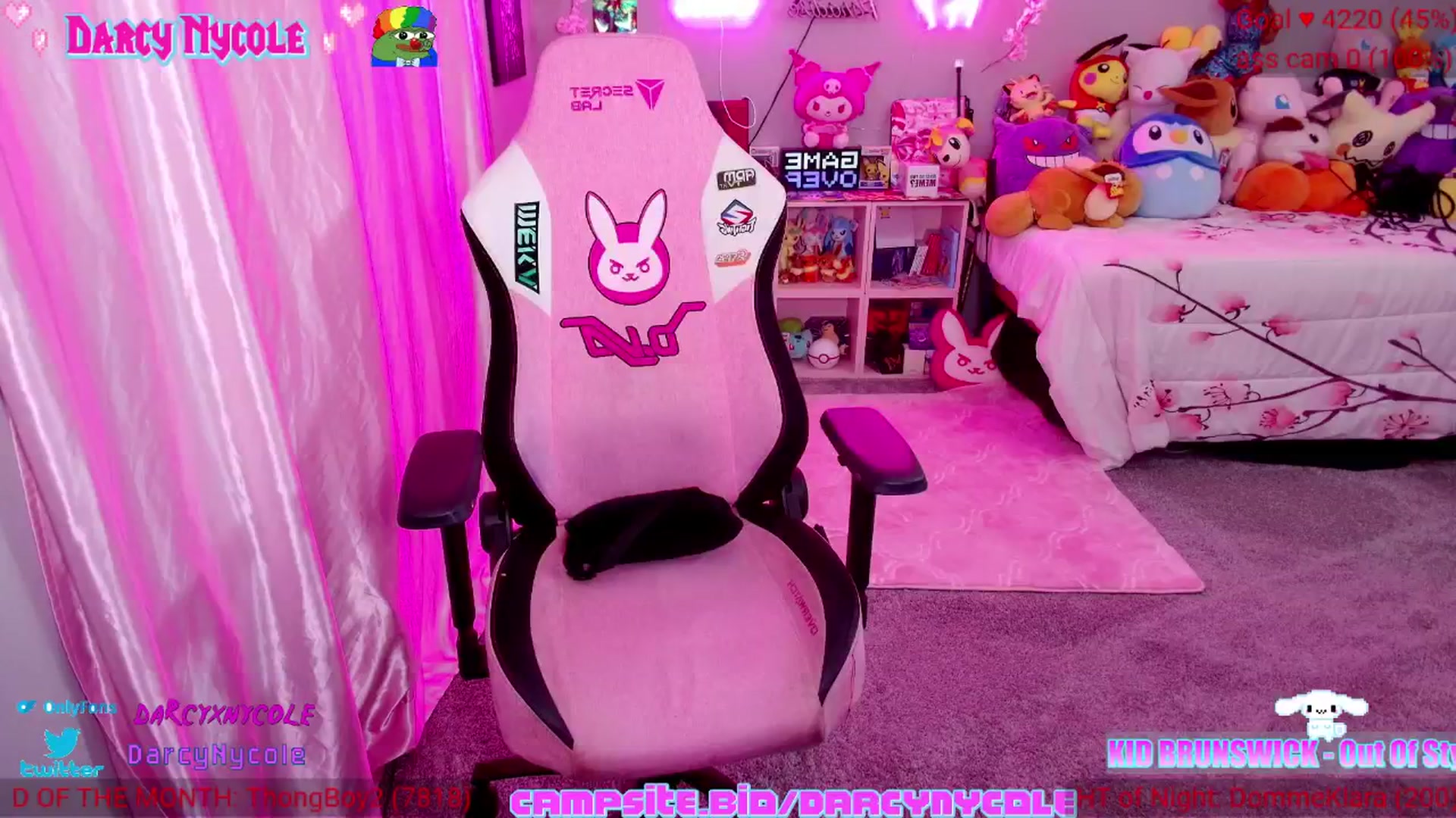 Gallery image thumbnail from DarcyNycole's myfreecams stream on, 06/26/2024, 07:05 image 6 of 20