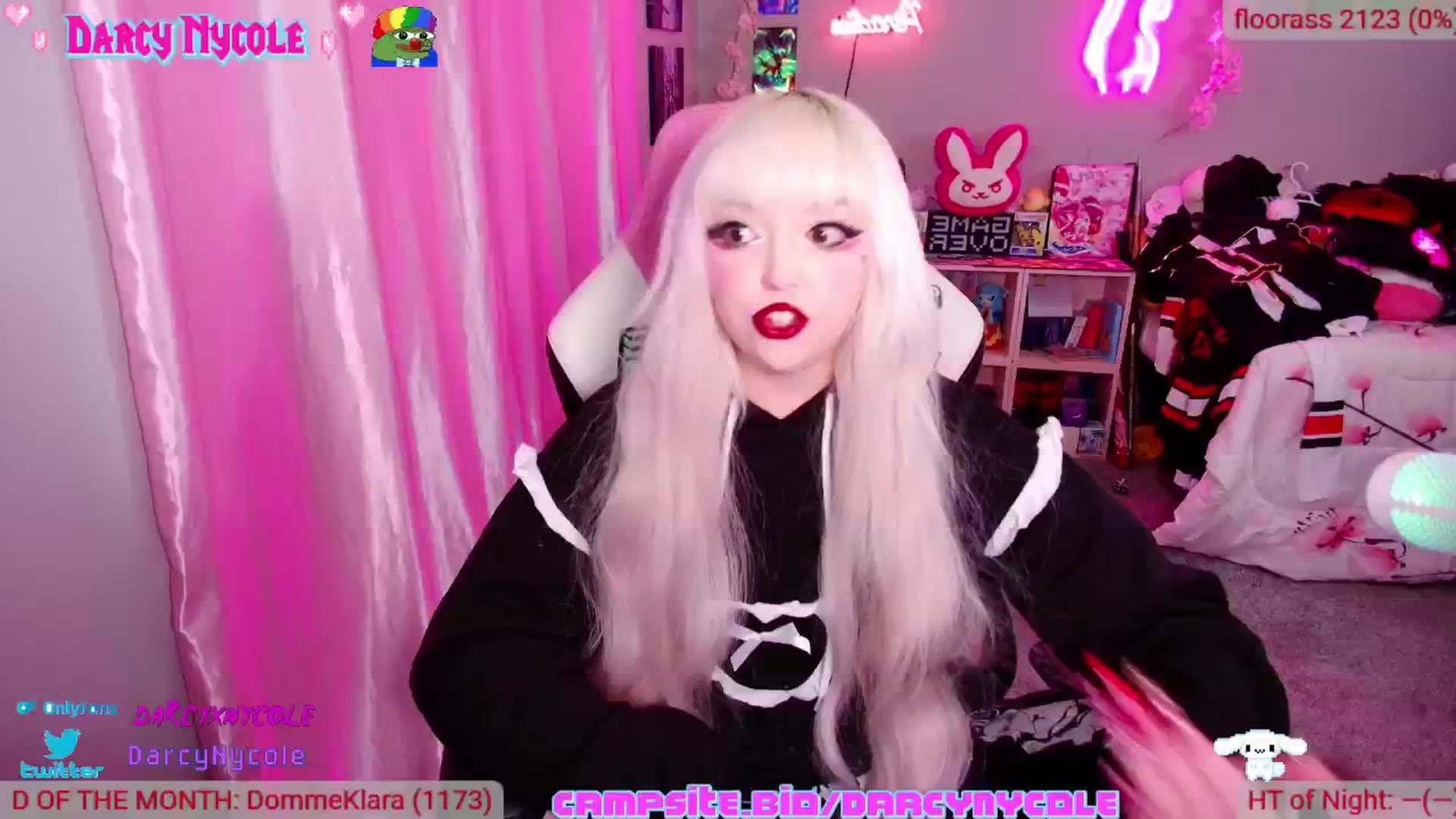 Gallery image thumbnail from DarcyNycole's myfreecams stream on, 10/17/2024, 03:40 image 1 of 20