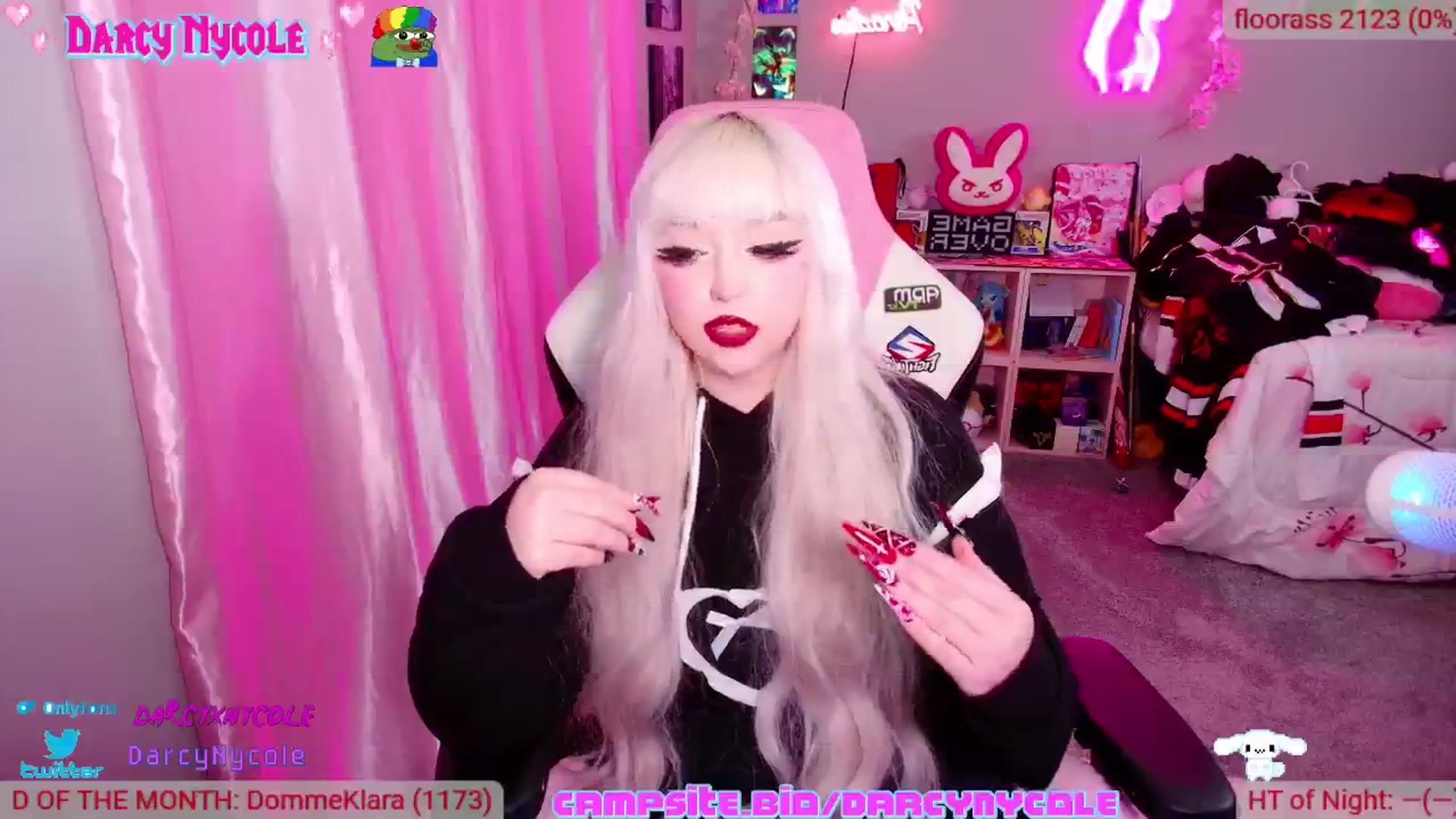 Gallery image thumbnail from DarcyNycole's myfreecams stream on, 10/17/2024, 03:40 image 8 of 20