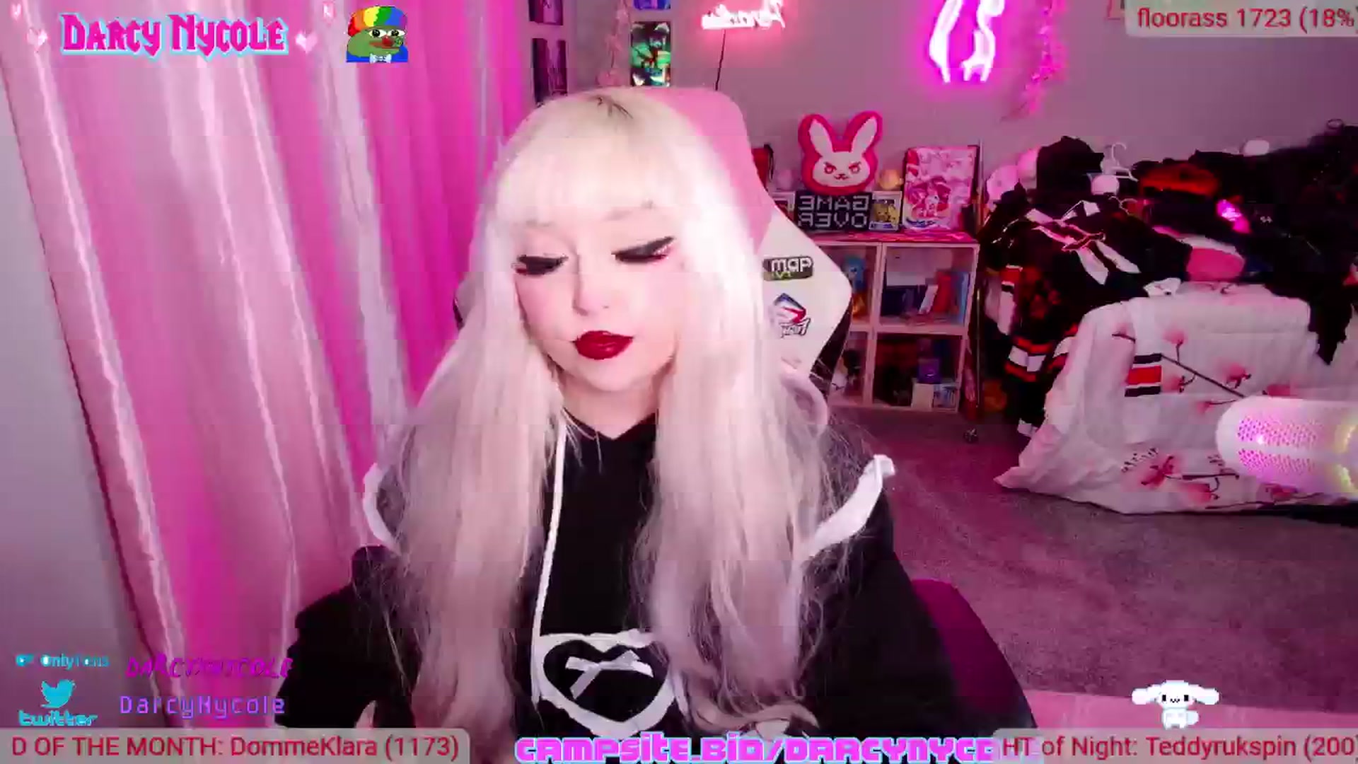 Gallery image thumbnail from DarcyNycole's myfreecams stream on, 10/17/2024, 03:40 image 15 of 20
