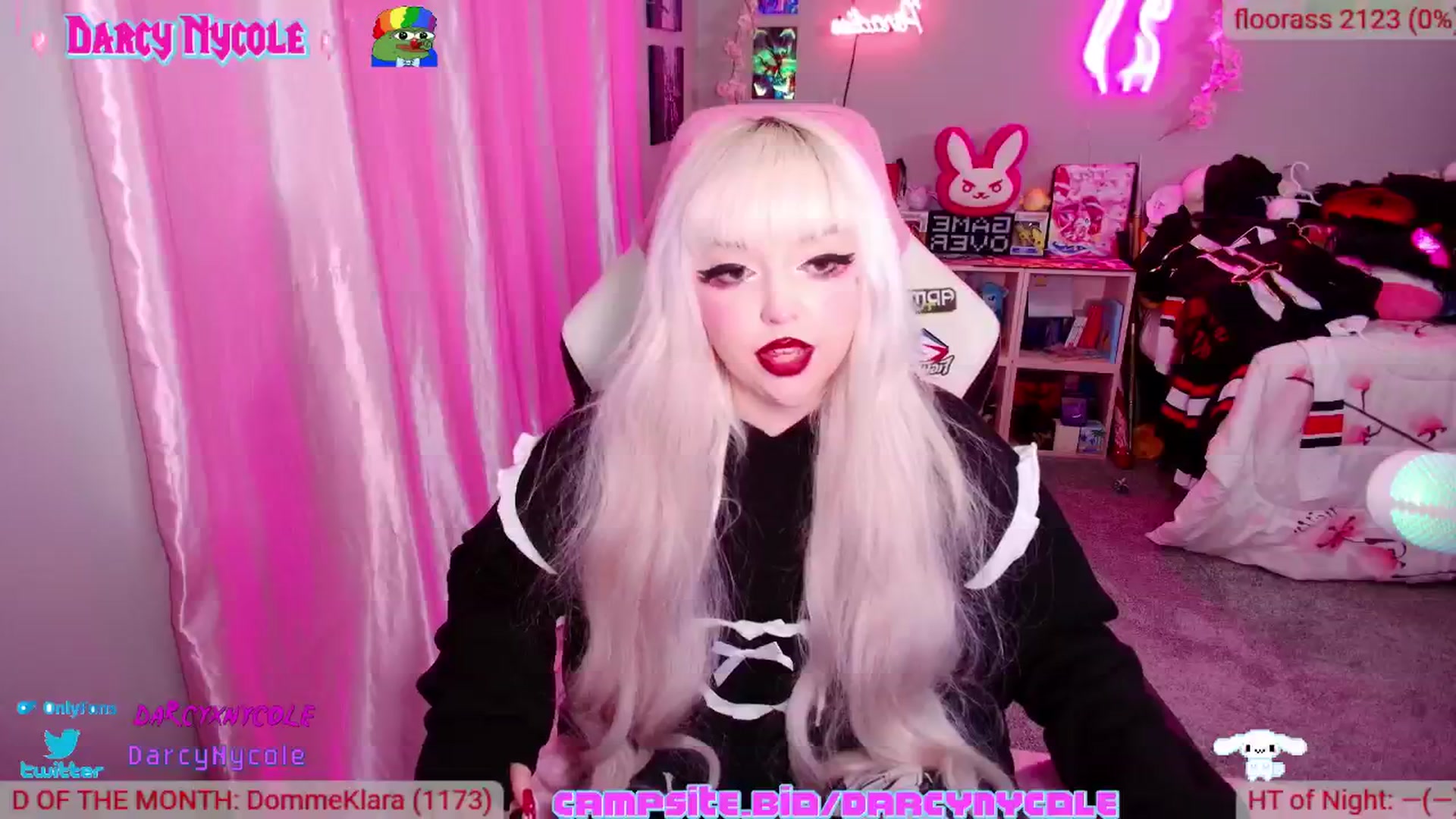 Gallery image thumbnail from DarcyNycole's myfreecams stream on, 10/17/2024, 03:40 image 6 of 20