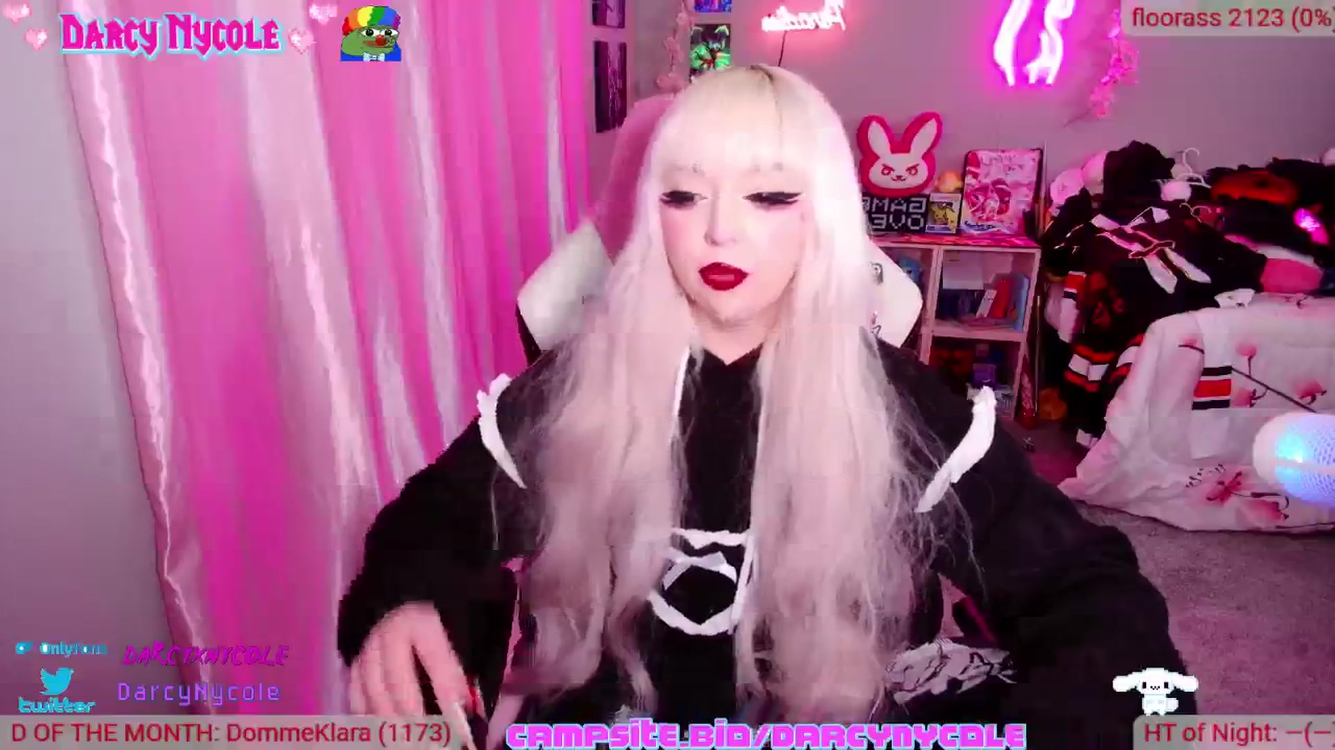 Gallery image thumbnail from DarcyNycole's myfreecams stream on, 10/17/2024, 03:40 image 3 of 20