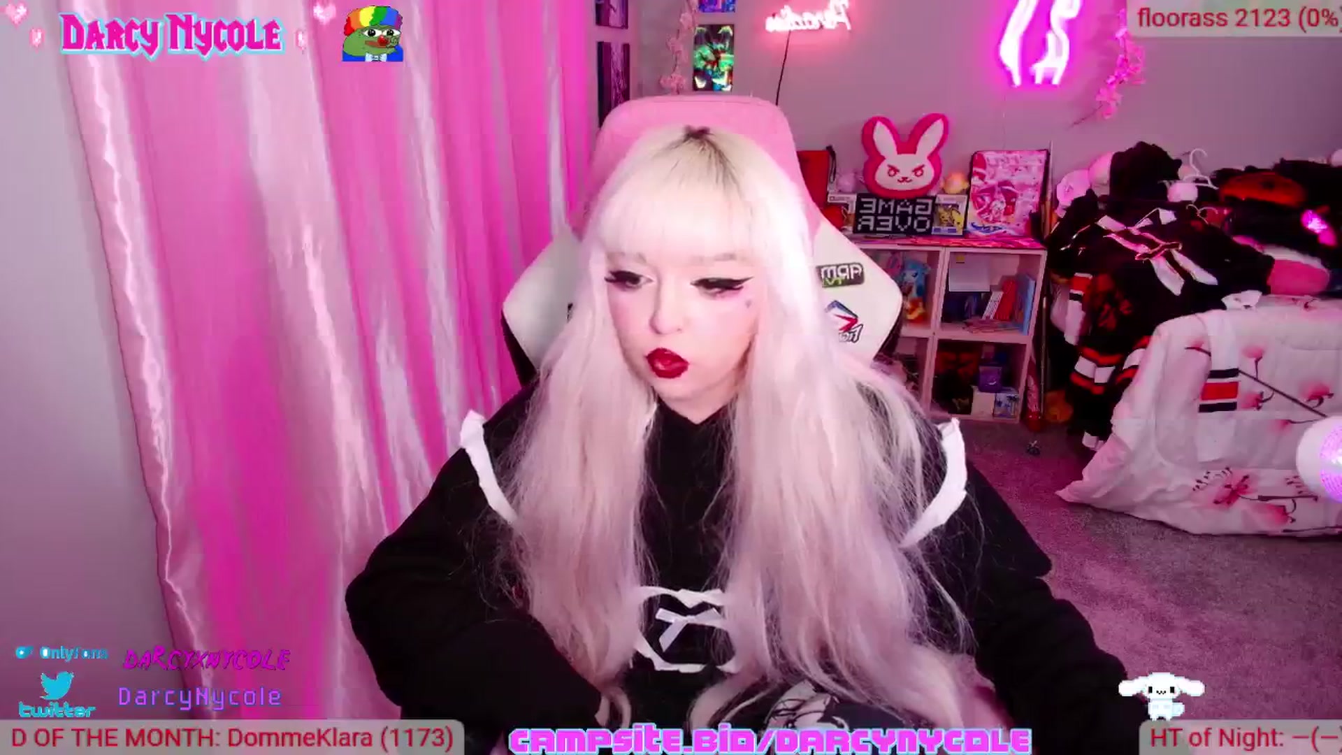Gallery image thumbnail from DarcyNycole's myfreecams stream on, 10/17/2024, 03:40 image 9 of 20
