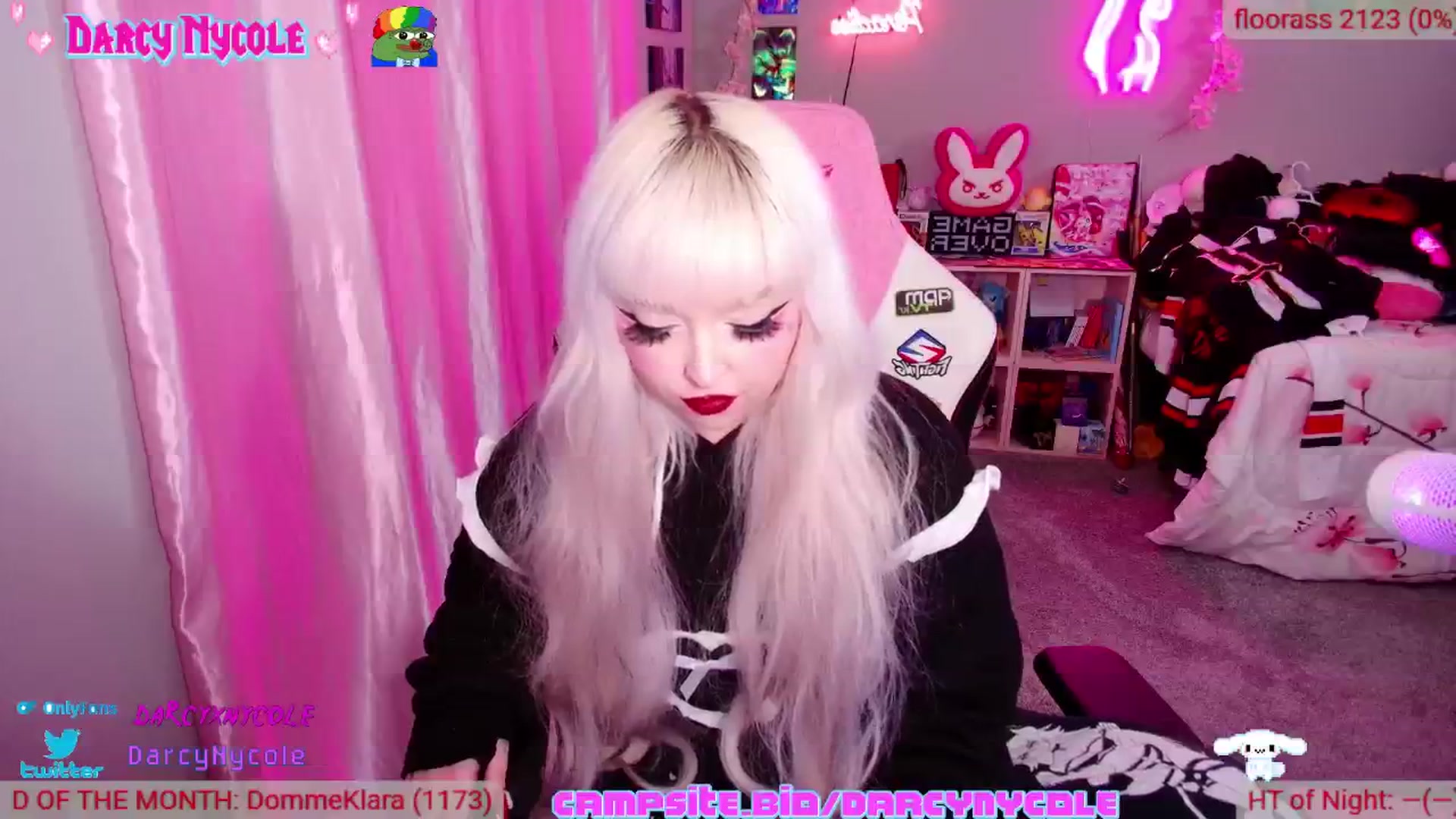 Gallery image thumbnail from DarcyNycole's myfreecams stream on, 10/17/2024, 03:40 image 4 of 20