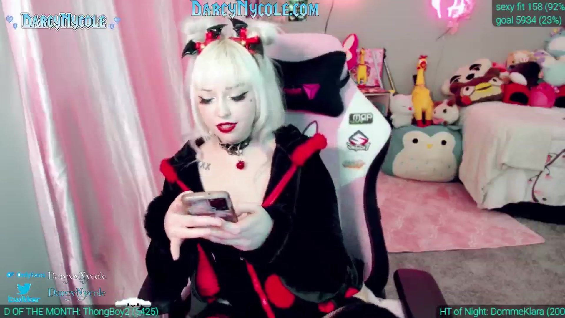 Gallery image thumbnail from DarcyNycole's myfreecams stream on, 01/22/2025, 07:30 image 9 of 20