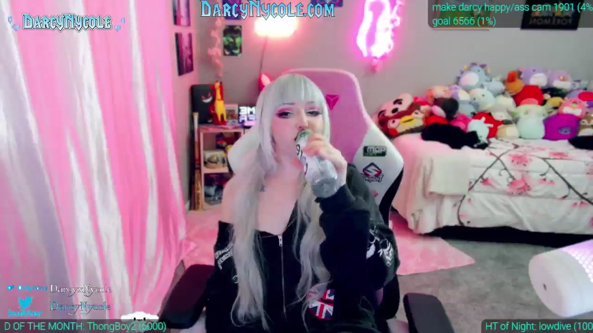 Gallery image thumbnail from DarcyNycole's myfreecams stream on, 01/26/2025, 11:23 image 11 of 20