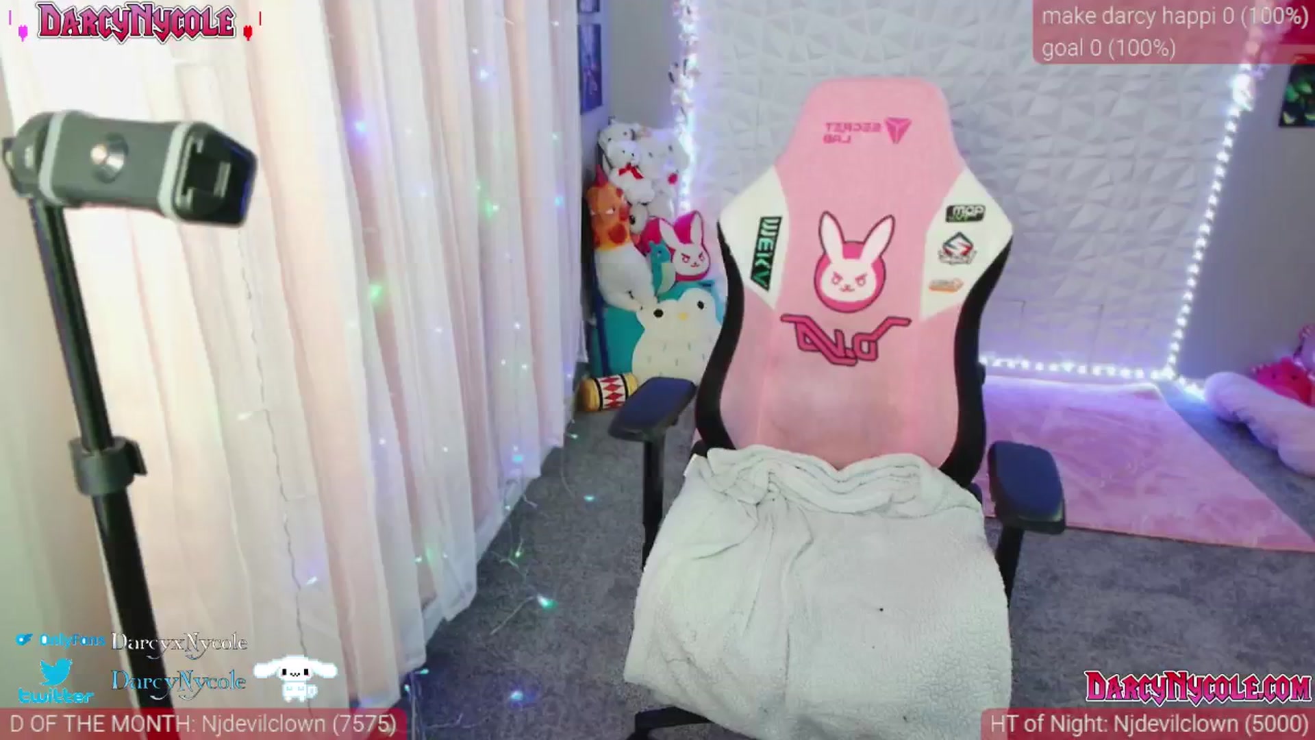 Gallery image thumbnail from DarcyNycole's myfreecams stream on, 04/22/2025, 07:17 image 20 of 20