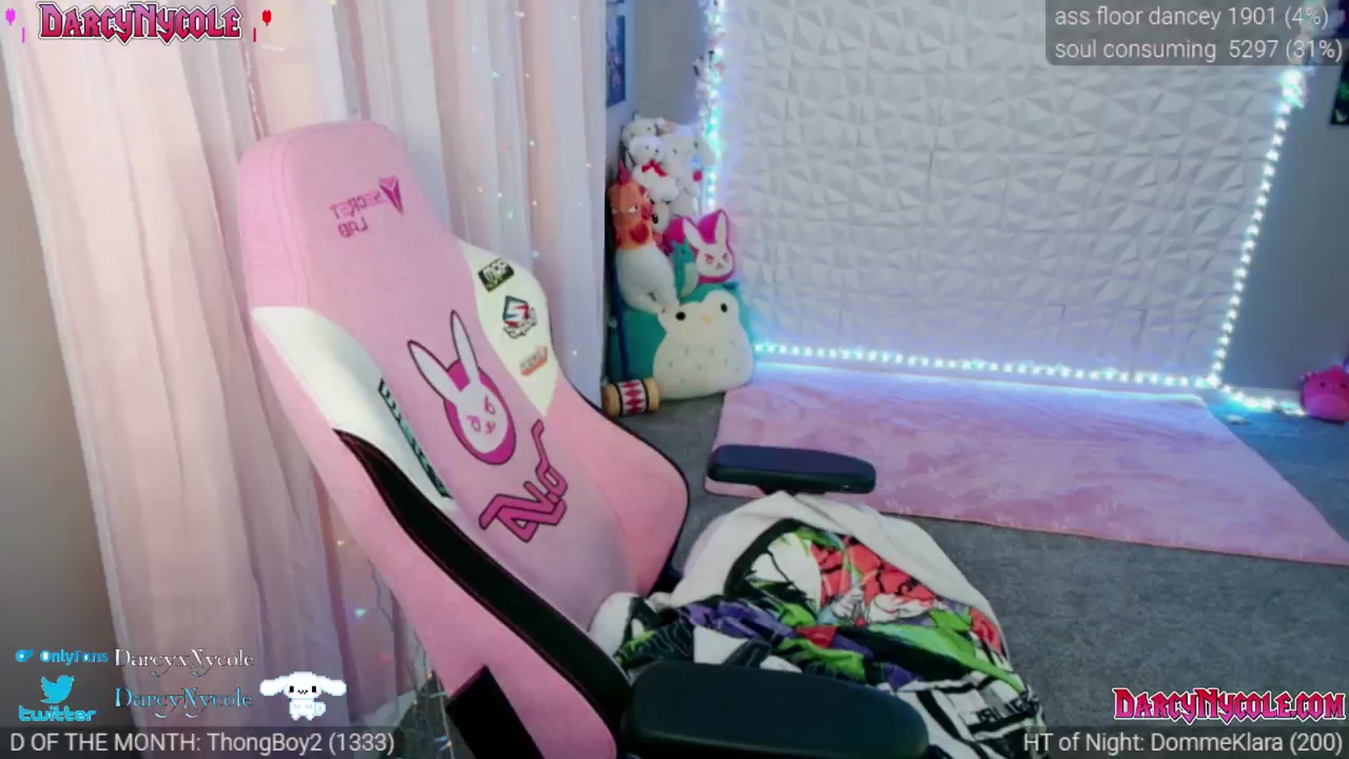 Gallery image thumbnail from DarcyNycole's myfreecams stream on, 05/14/2025, 09:55 image 6 of 20