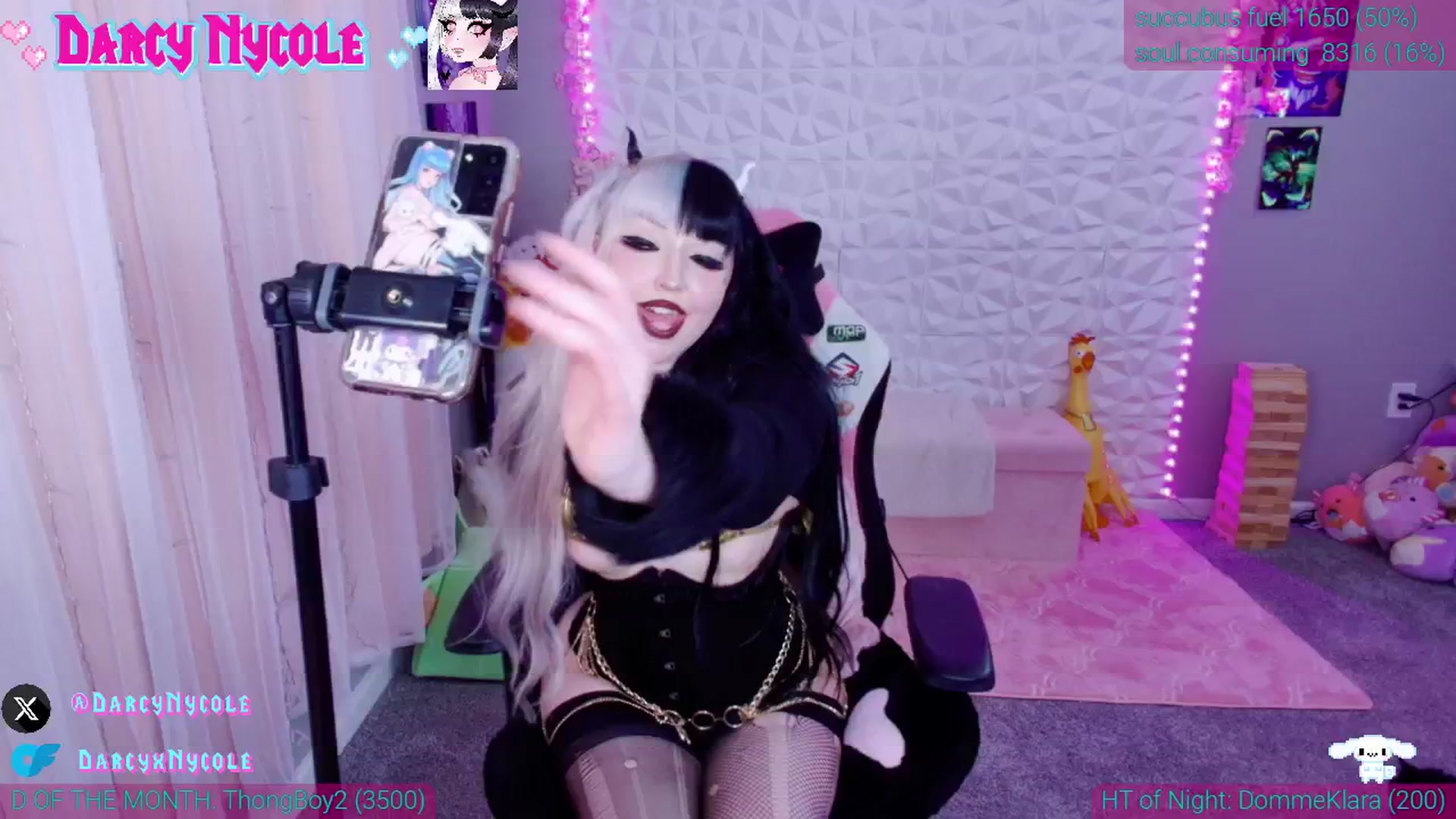 Gallery image thumbnail from DarcyNycole's myfreecams stream on, 07/22/2025, 10:28 image 3 of 20