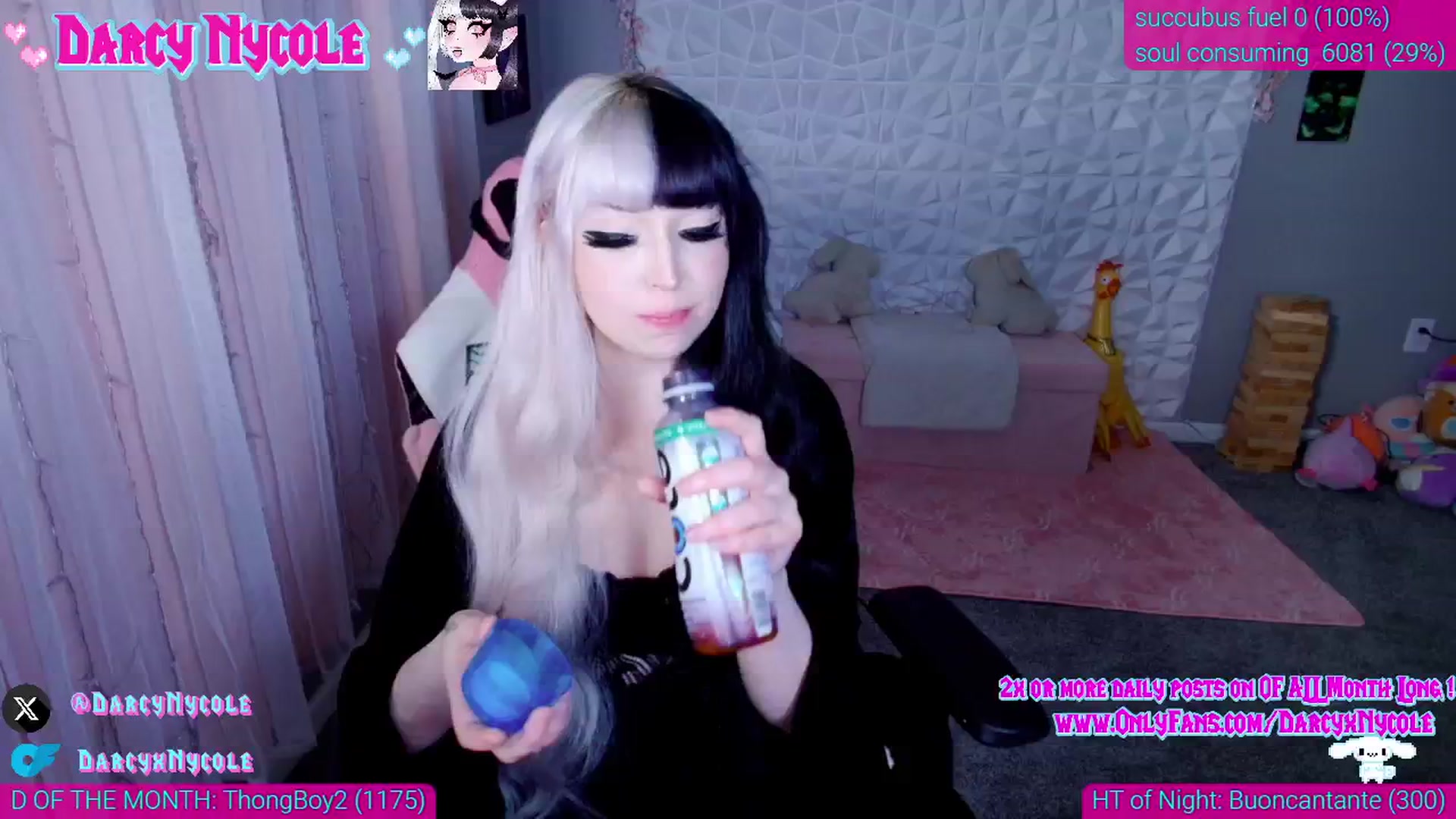 Gallery image thumbnail from DarcyNycole's myfreecams stream on, 08/01/2025, 09:31 image 18 of 20