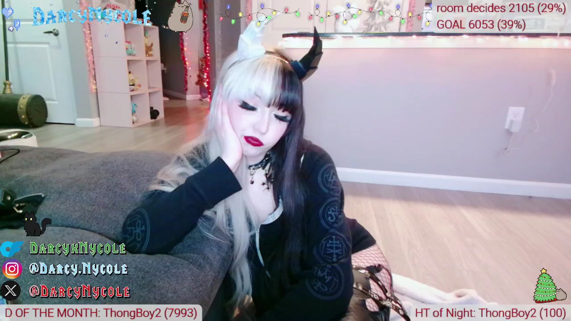 Gallery image thumbnail from DarcyNycole's myfreecams stream on, 12/28/2025, 08:44 image 18 of 20
