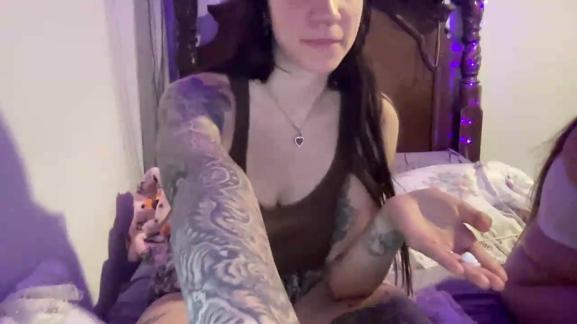 Gallery image thumbnail from Darcylovee's myfreecams stream on, 06/29/2026, 07:39 image 13 of 20