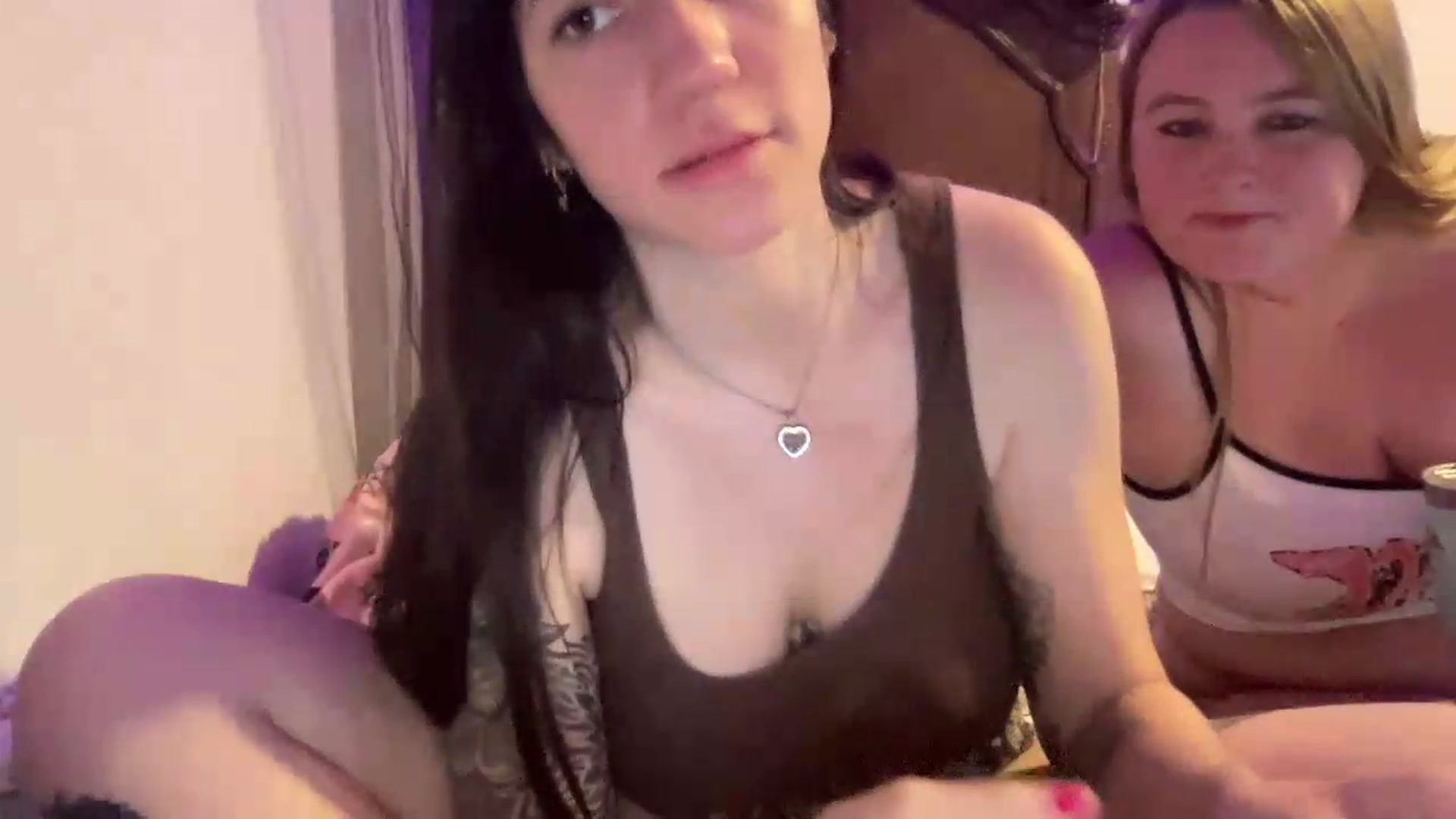 Gallery image thumbnail from Darcylovee's myfreecams stream on, 06/29/2026, 07:39 image 6 of 20