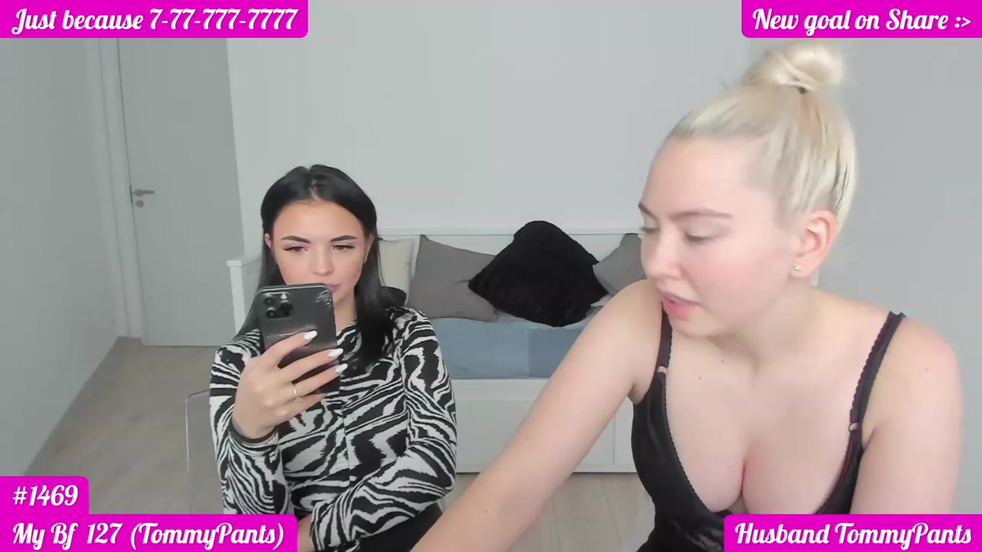 Gallery image thumbnail from DariaDash's myfreecams stream on, 11/18/2022, 08:14 image 10 of 20