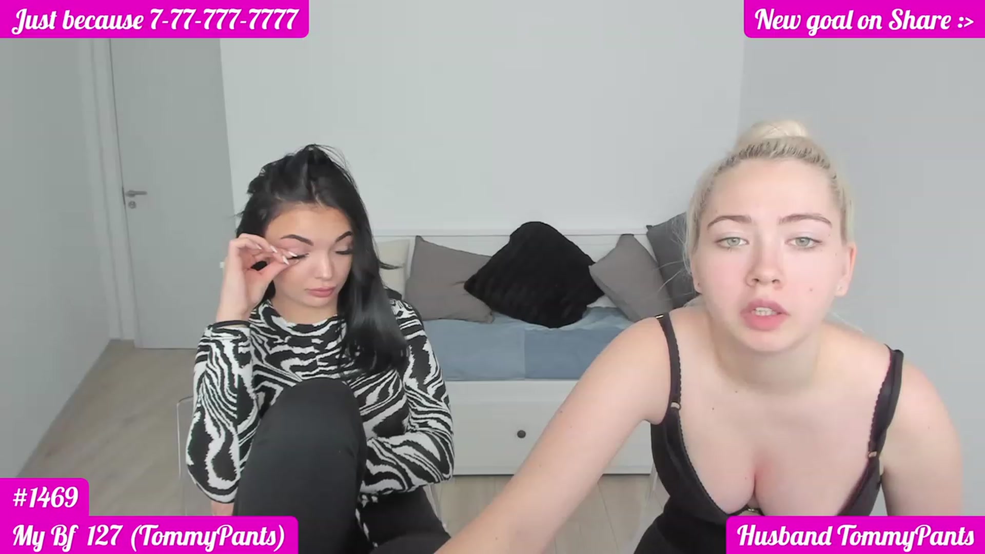 Gallery image thumbnail from DariaDash's myfreecams stream on, 11/18/2022, 08:14 image 6 of 20
