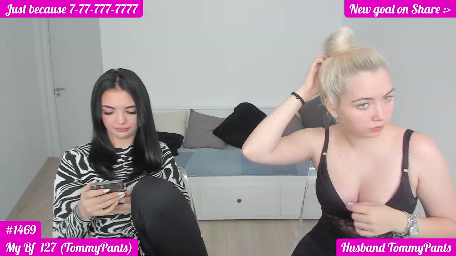 Gallery image thumbnail from DariaDash's myfreecams stream on, 11/18/2022, 08:14 image 3 of 20