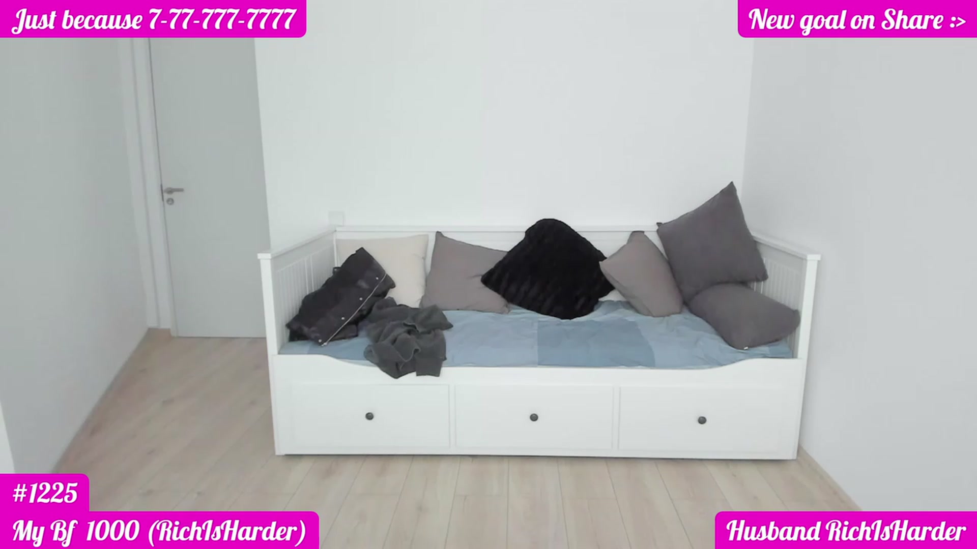 Gallery image thumbnail from DariaDash's myfreecams stream on, 11/22/2022, 11:25 image 9 of 20