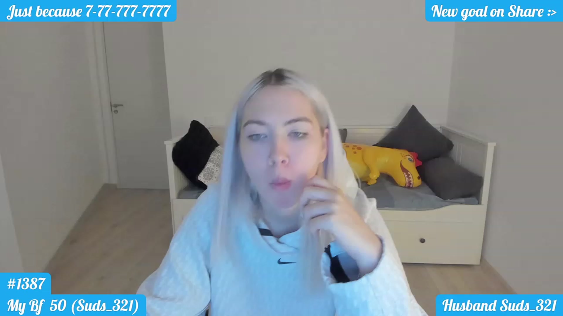 Gallery image thumbnail from DariaDash's myfreecams stream on, 12/18/2022, 08:29 image 2 of 20