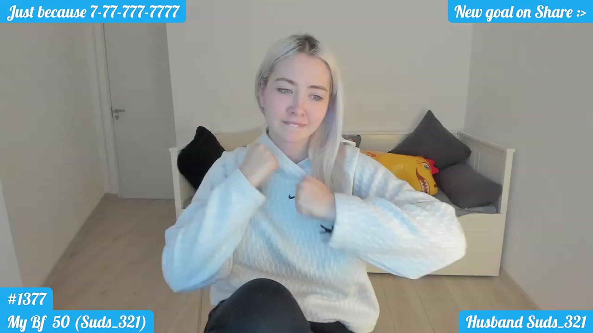 Gallery image thumbnail from DariaDash's myfreecams stream on, 12/18/2022, 08:49 image 13 of 20