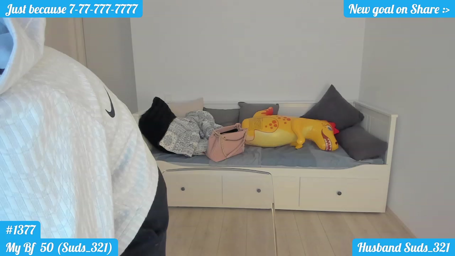 Gallery image thumbnail from DariaDash's myfreecams stream on, 12/18/2022, 08:49 image 18 of 20