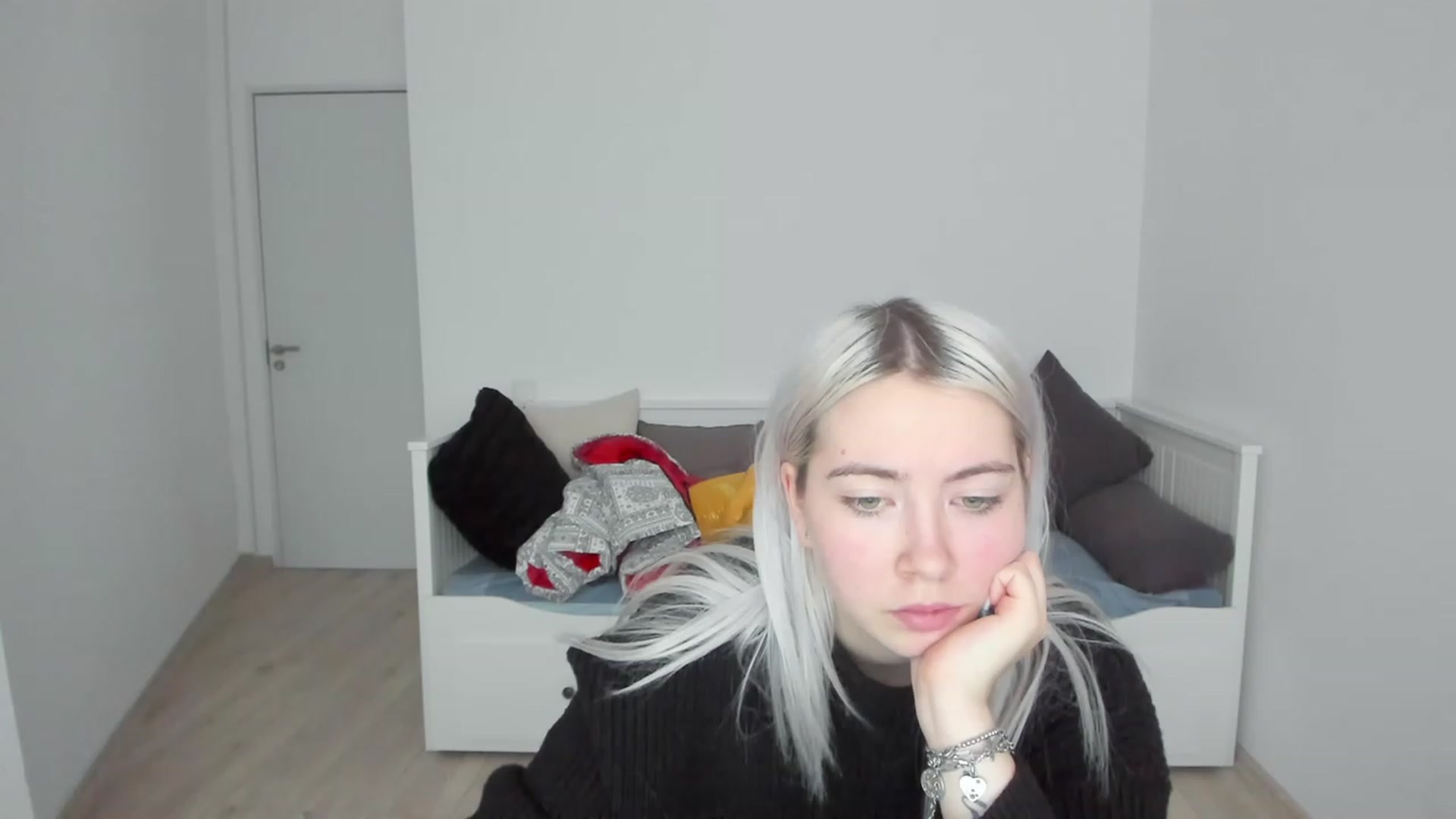 Gallery image thumbnail from DariaDash's myfreecams stream on, 12/22/2022, 08:54 image 1 of 20