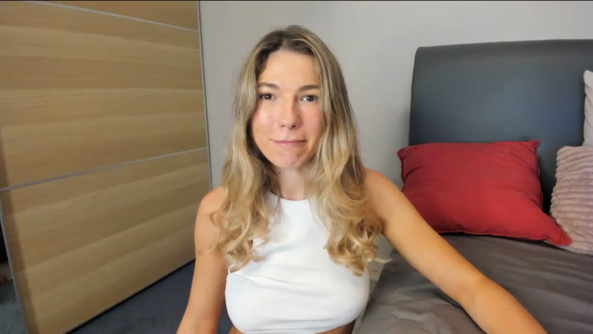 Gallery image thumbnail from Dariadely's myfreecams stream on, 10/30/2025, 18:17 image 7 of 20