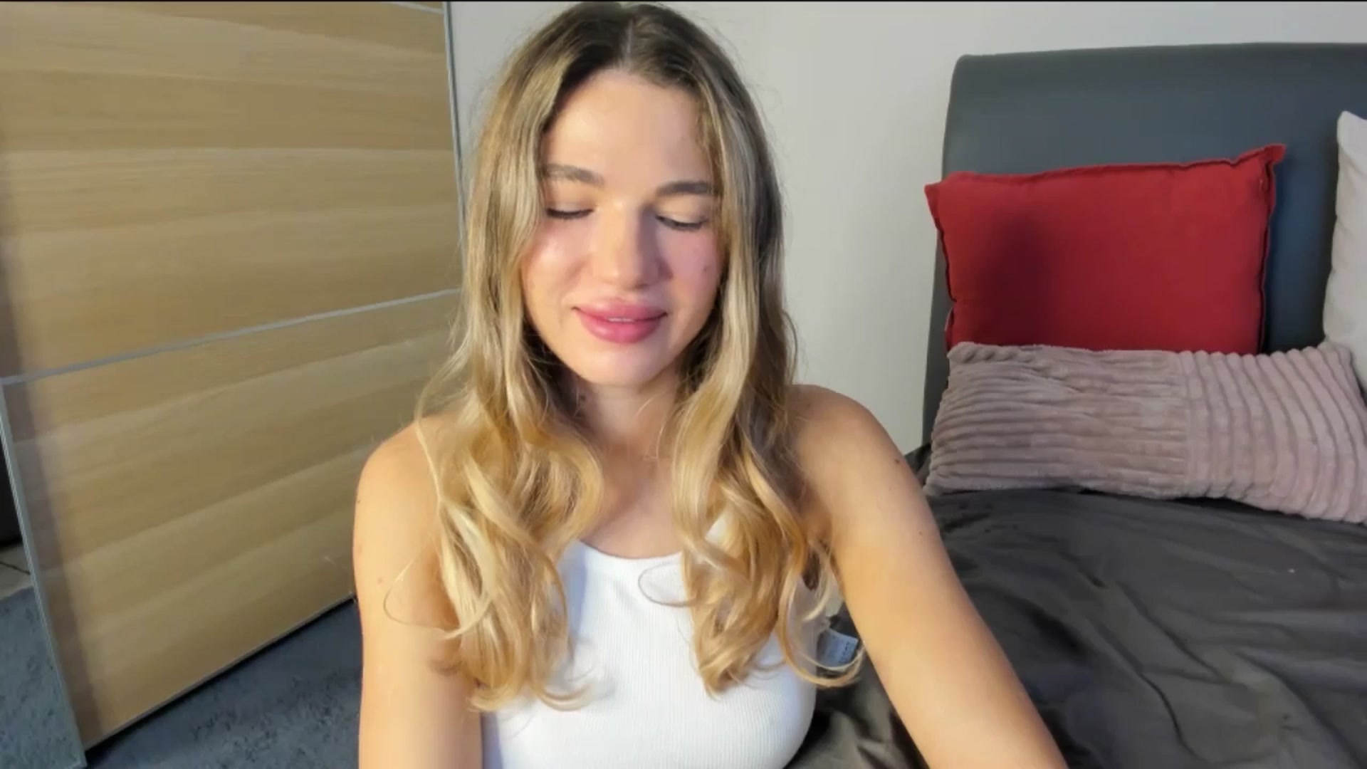 Gallery image thumbnail from Dariadely's myfreecams stream on, 11/03/2025, 09:15 image 7 of 20