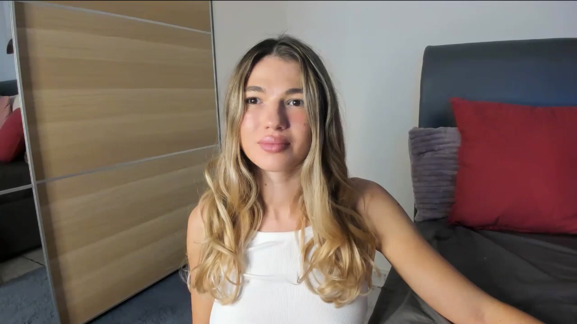 Gallery image thumbnail from Dariadely's myfreecams stream on, 11/03/2025, 17:01 image 15 of 20