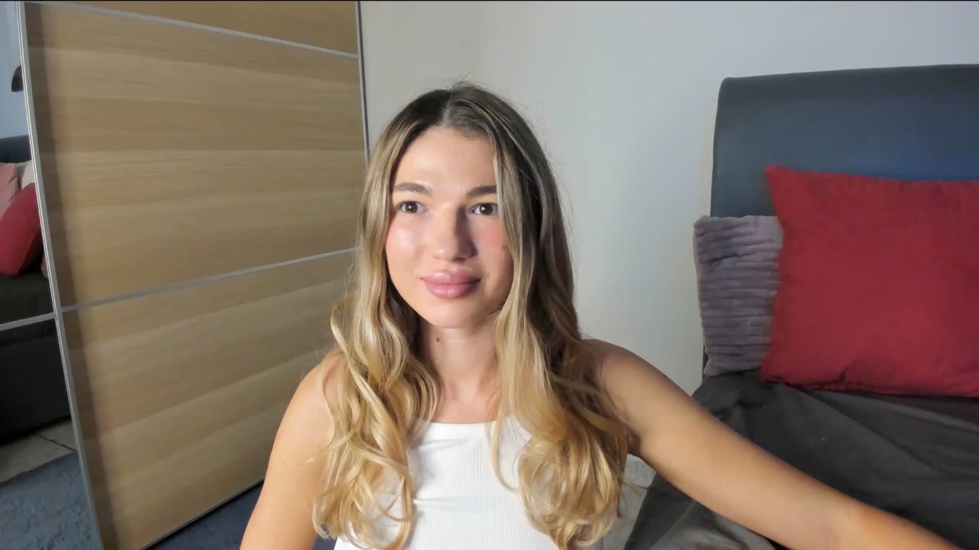 Gallery image thumbnail from Dariadely's myfreecams stream on, 11/03/2025, 17:01 image 16 of 20