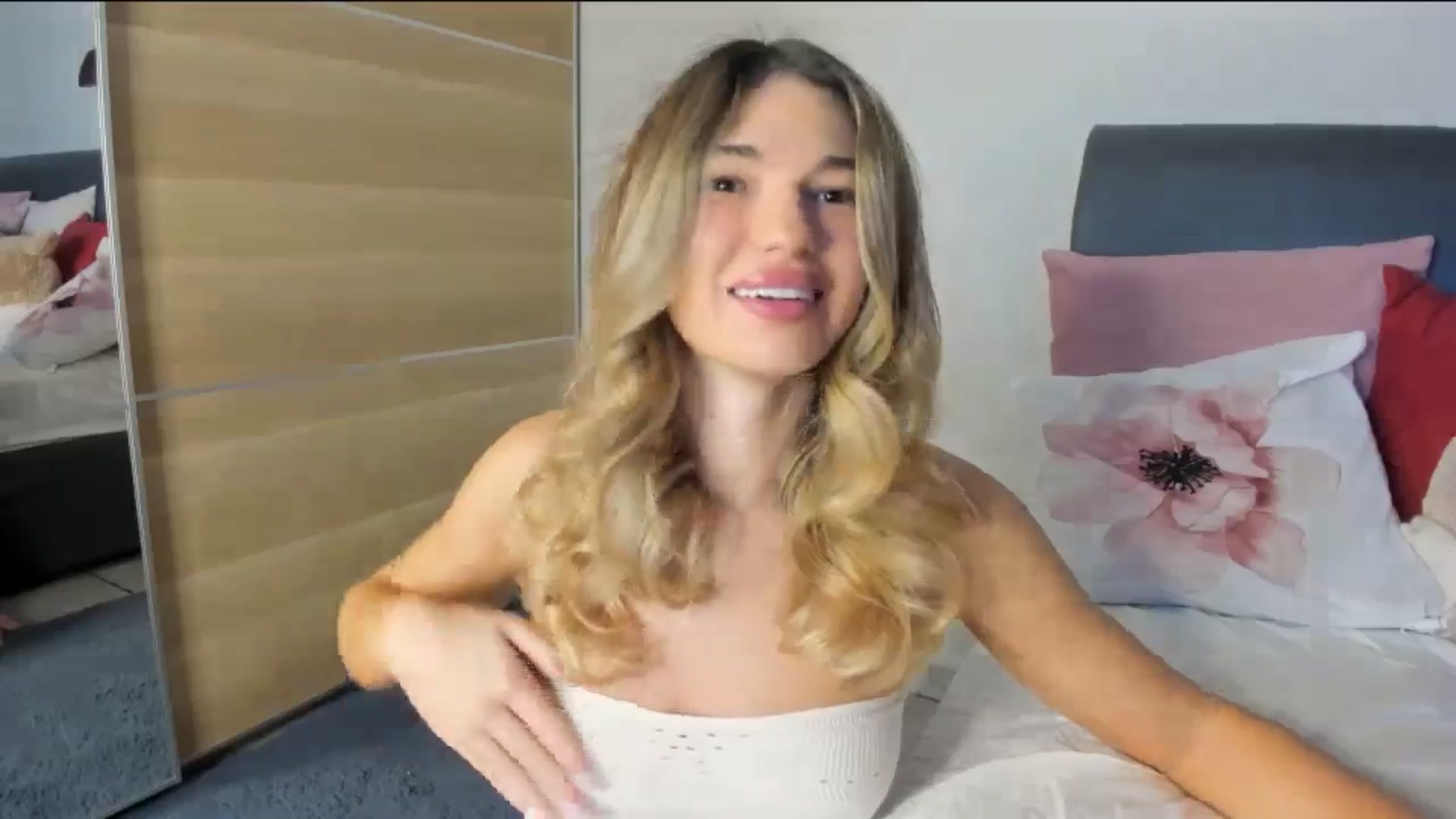 Gallery image thumbnail from Dariadely's myfreecams stream on, 11/10/2025, 17:53 image 3 of 20