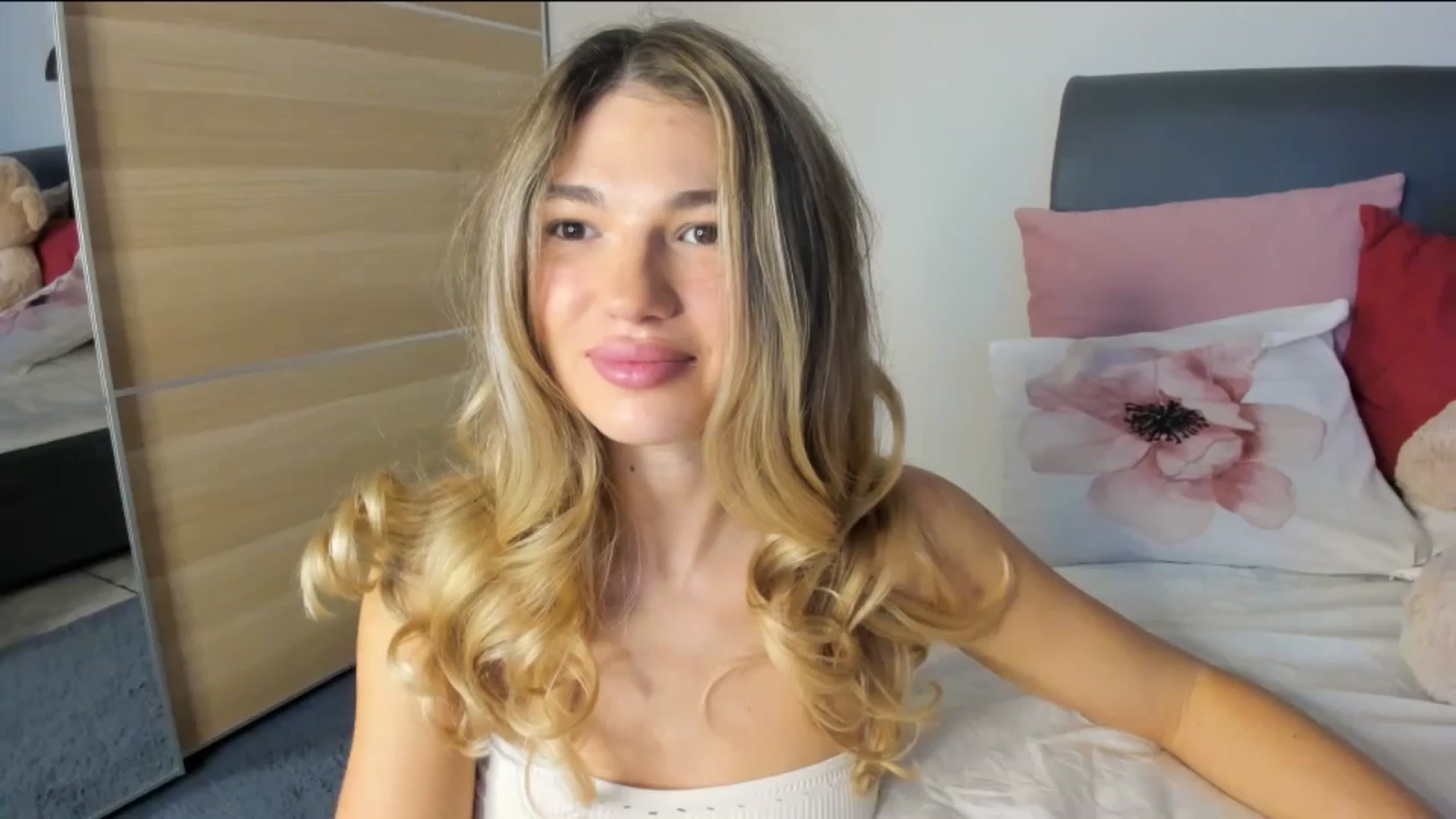 Gallery image thumbnail from Dariadely's myfreecams stream on, 11/10/2025, 18:18 image 1 of 20