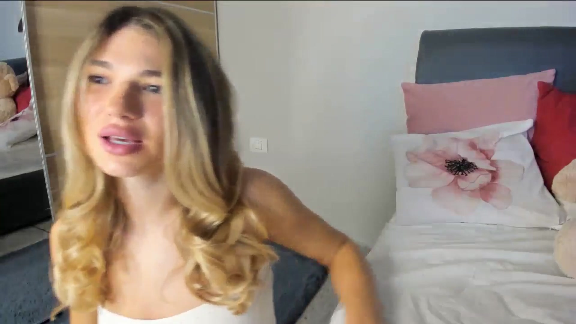 Gallery image thumbnail from Dariadely's myfreecams stream on, 11/10/2025, 18:18 image 2 of 20