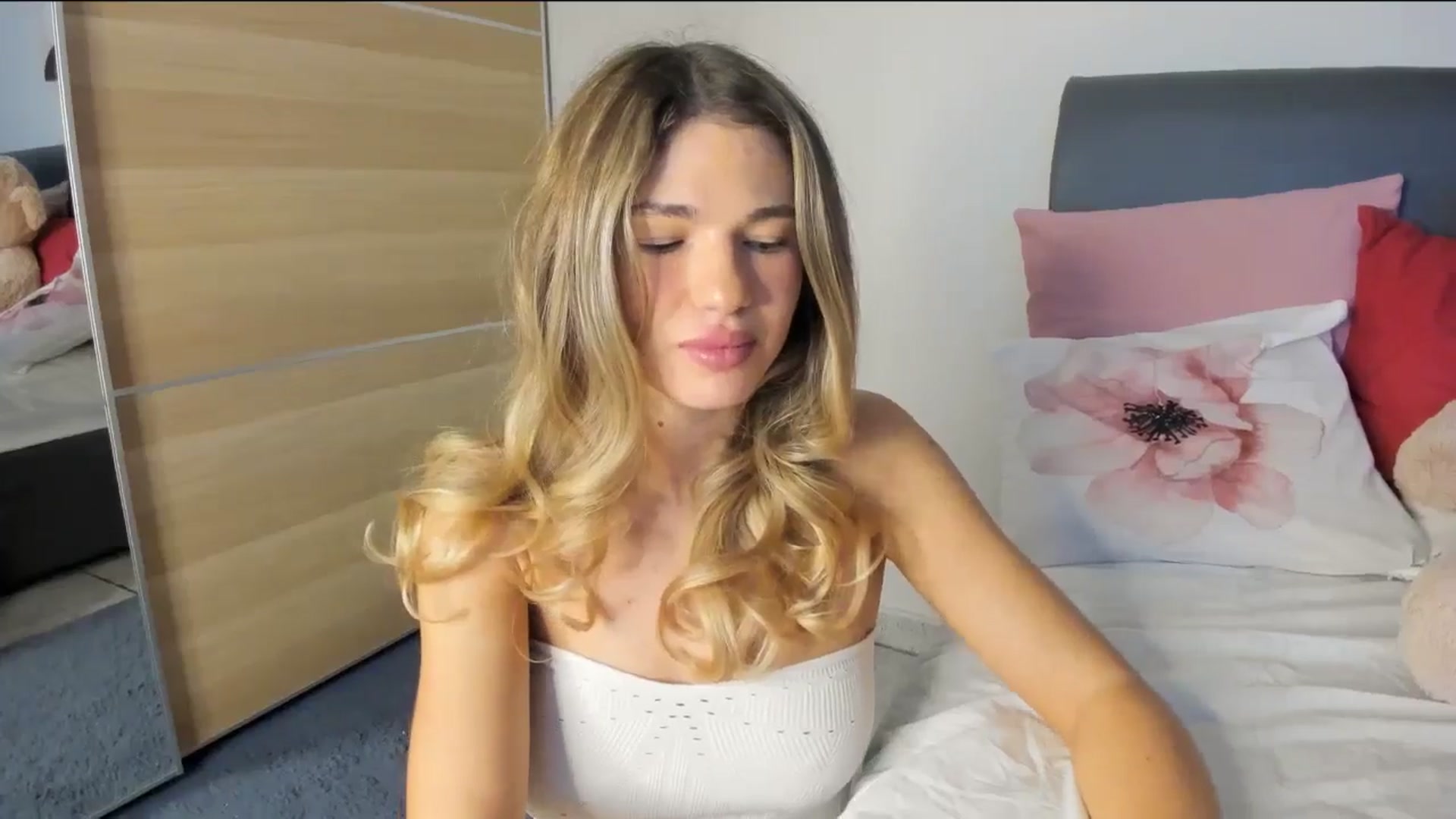 Gallery image thumbnail from Dariadely's myfreecams stream on, 11/10/2025, 18:18 image 5 of 20