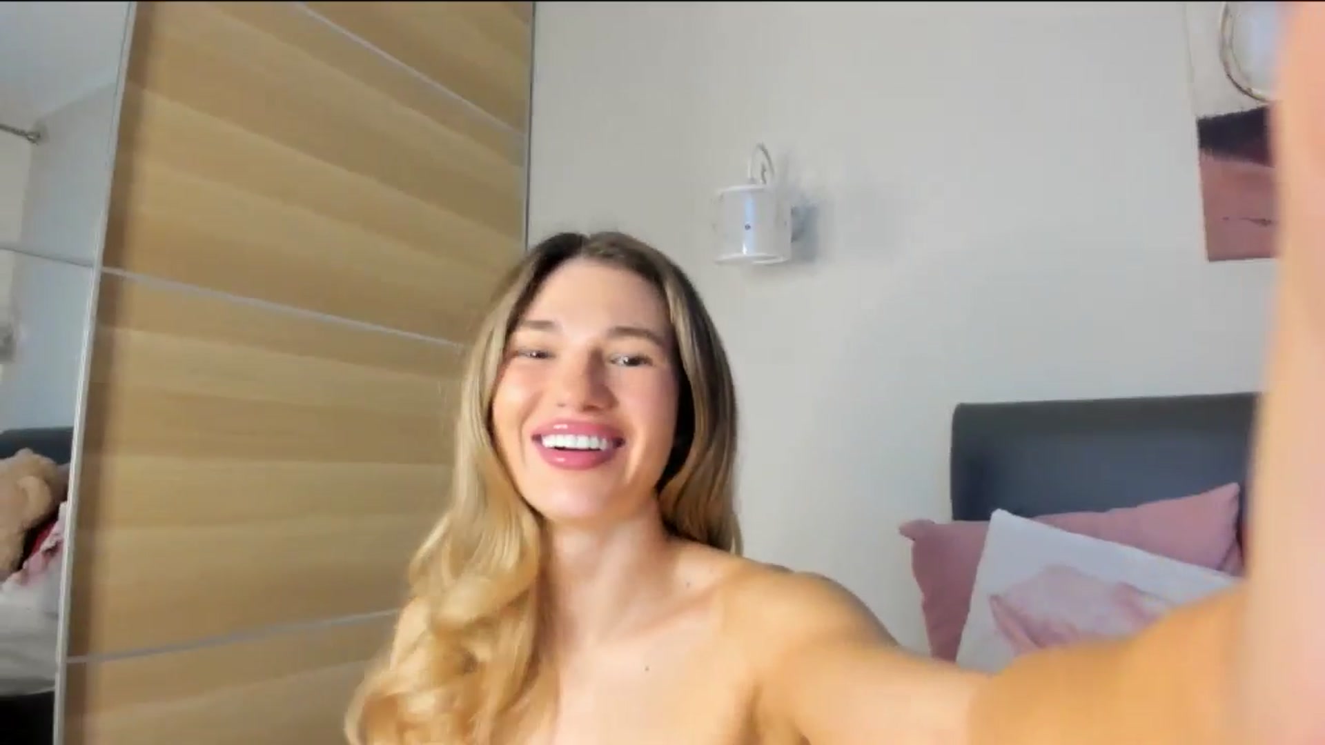 Gallery image thumbnail from Dariadely's myfreecams stream on, 11/10/2025, 19:50 image 7 of 20
