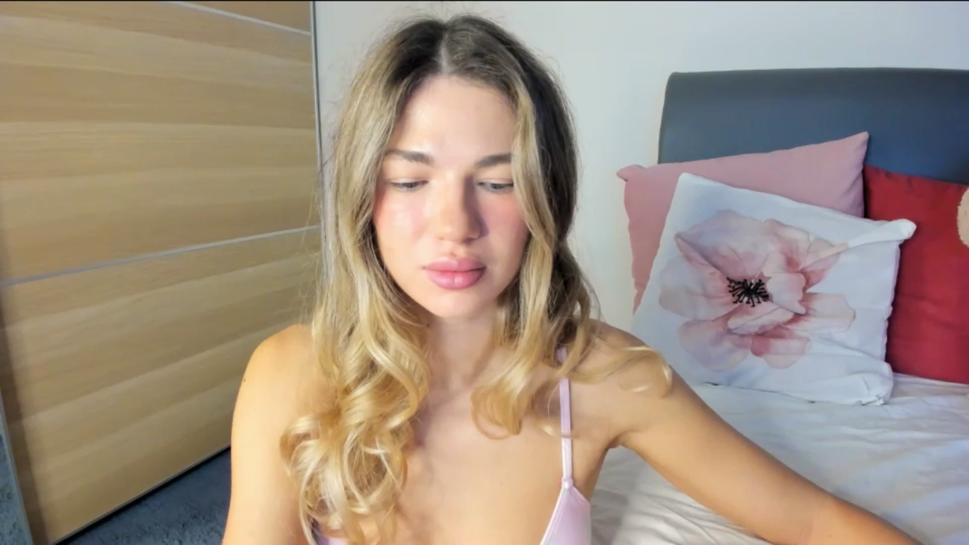 Gallery image thumbnail from Dariadely's myfreecams stream on, 11/11/2025, 07:41 image 14 of 20